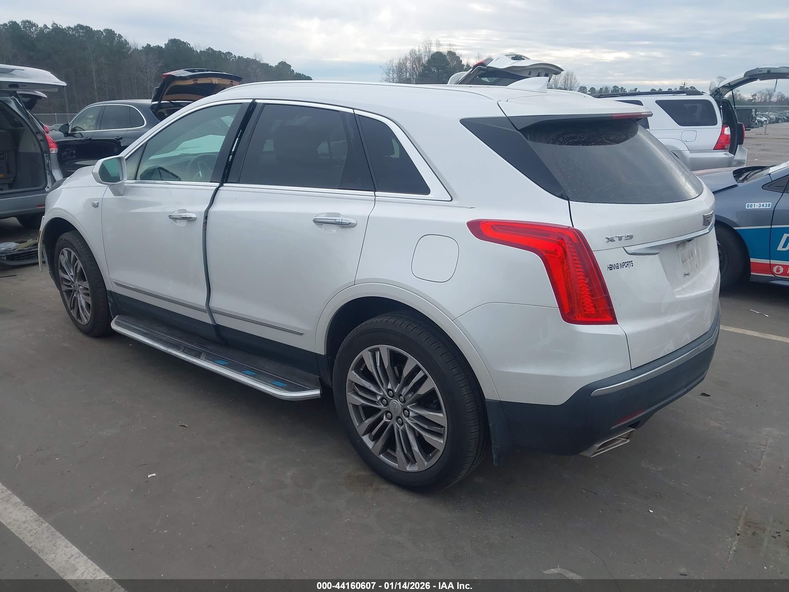 CADILLAC XT5 image 3