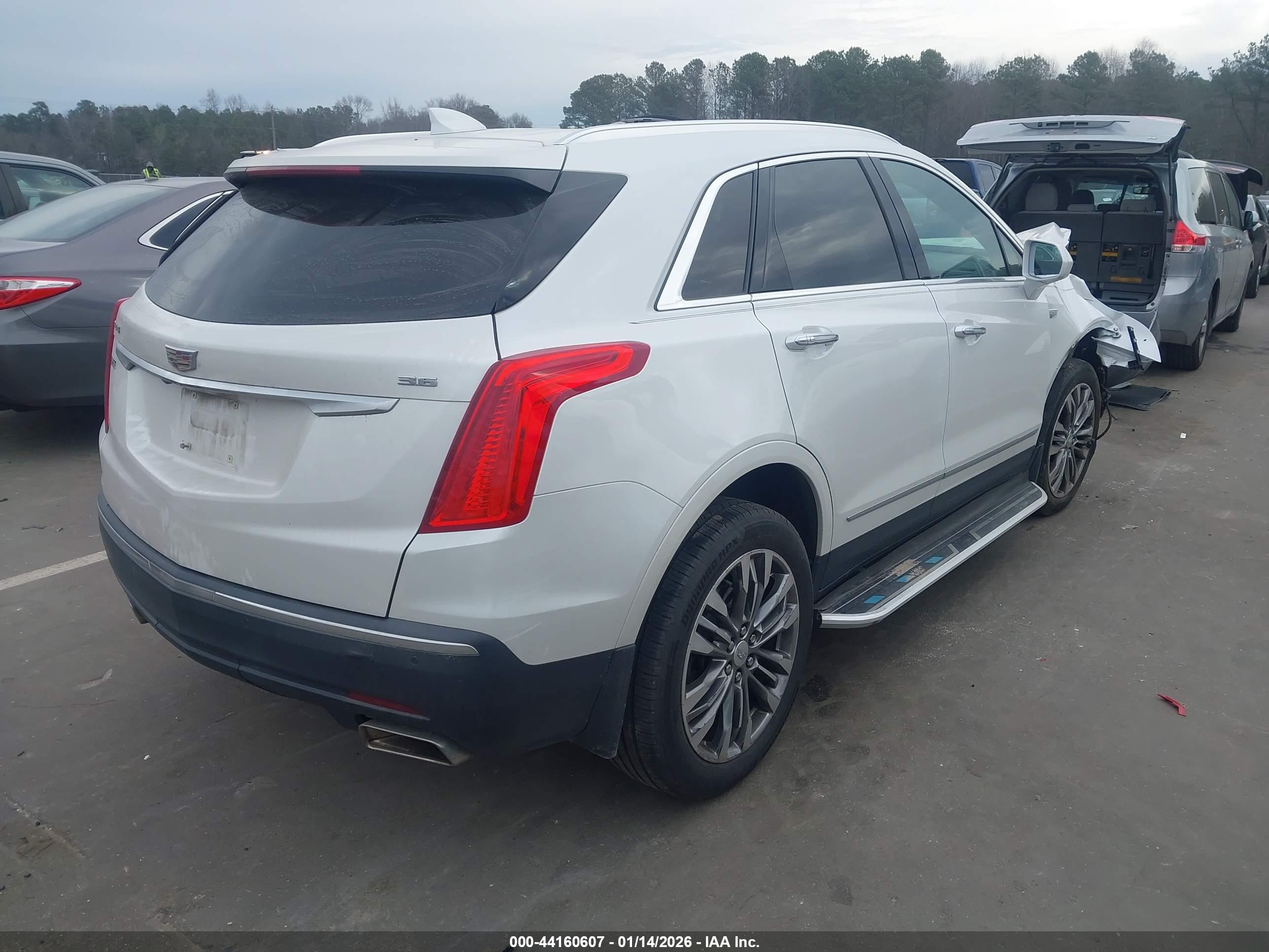 CADILLAC XT5 image 4