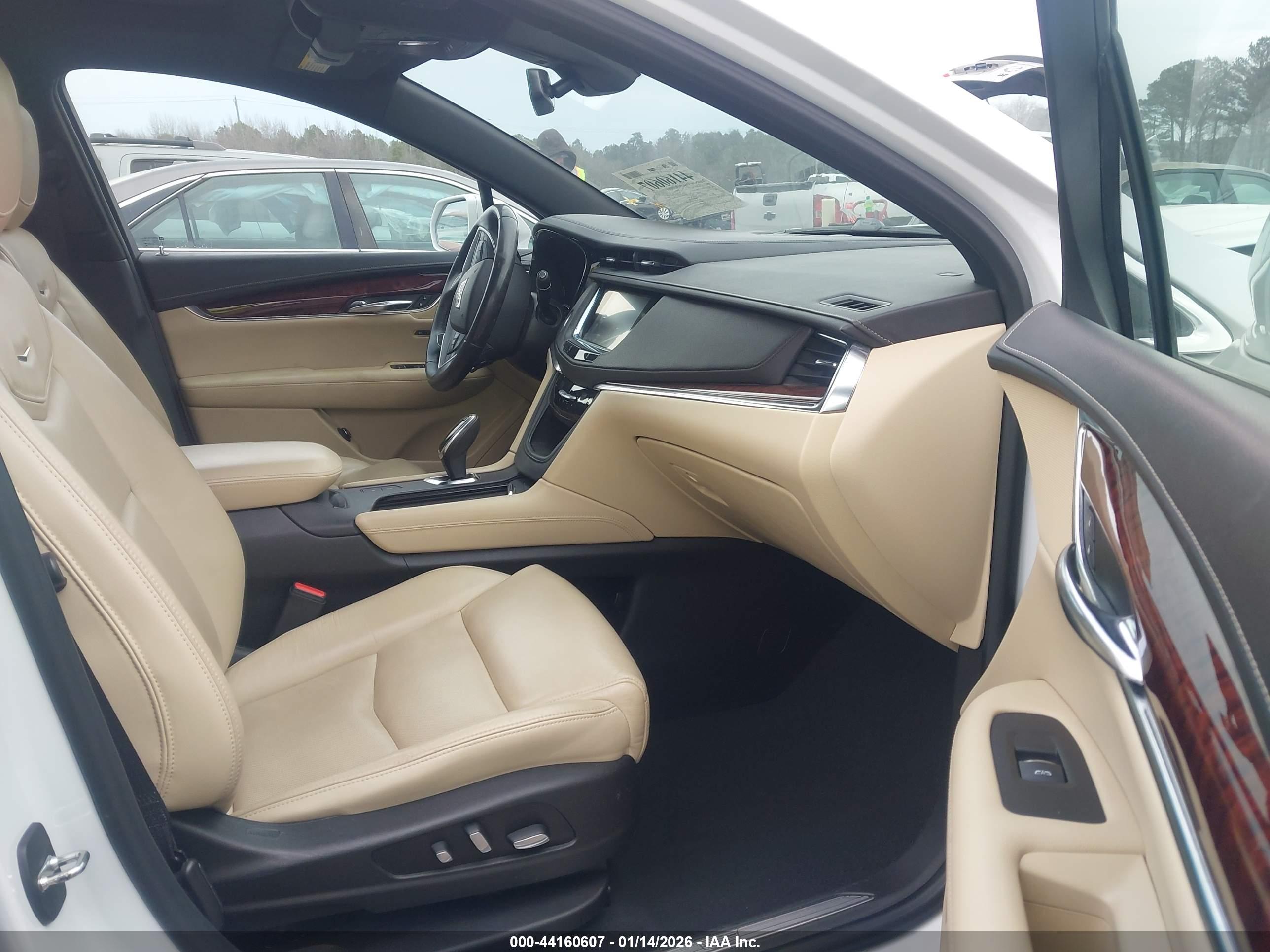 CADILLAC XT5 image 5