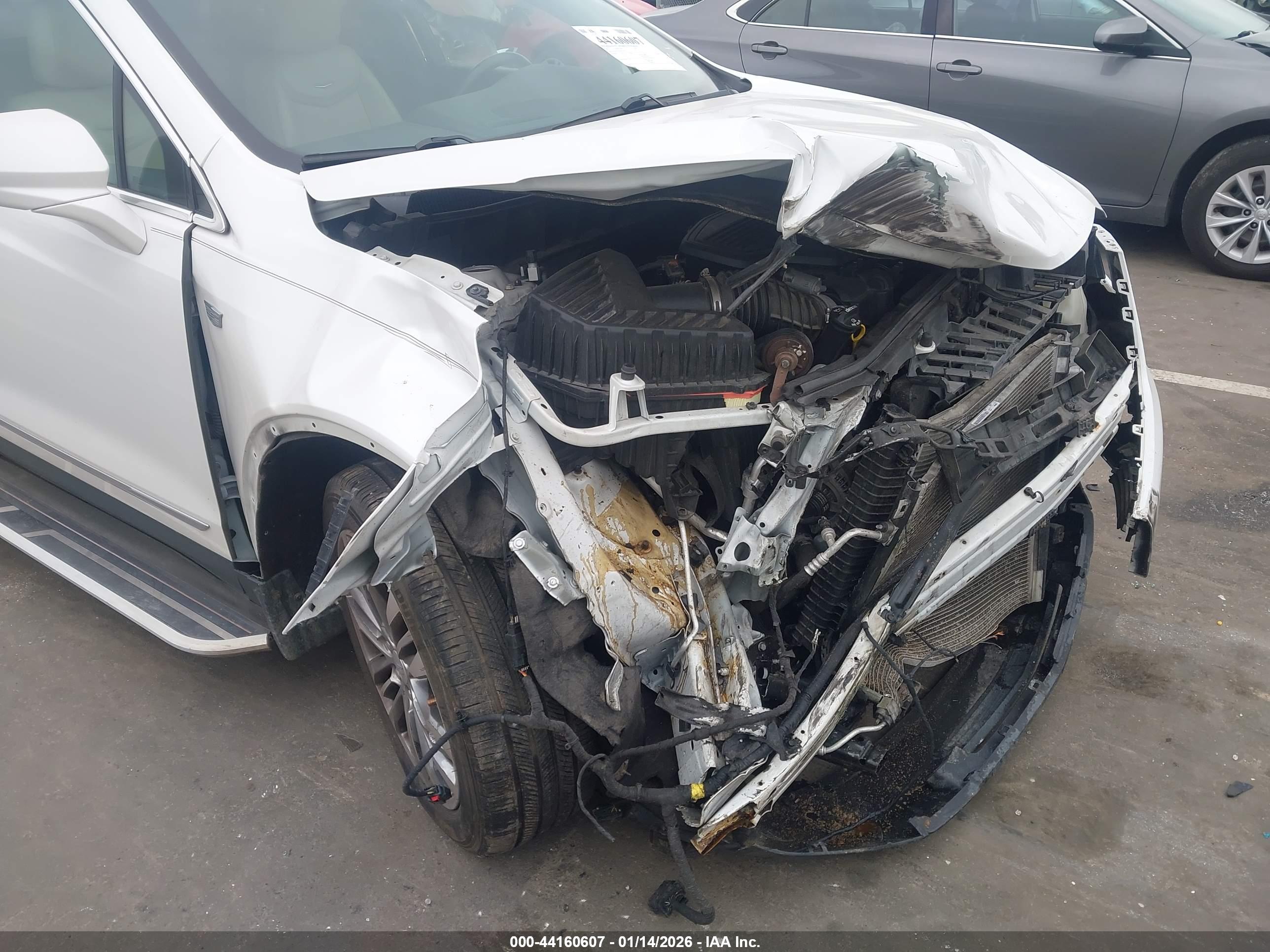 CADILLAC XT5 image 6