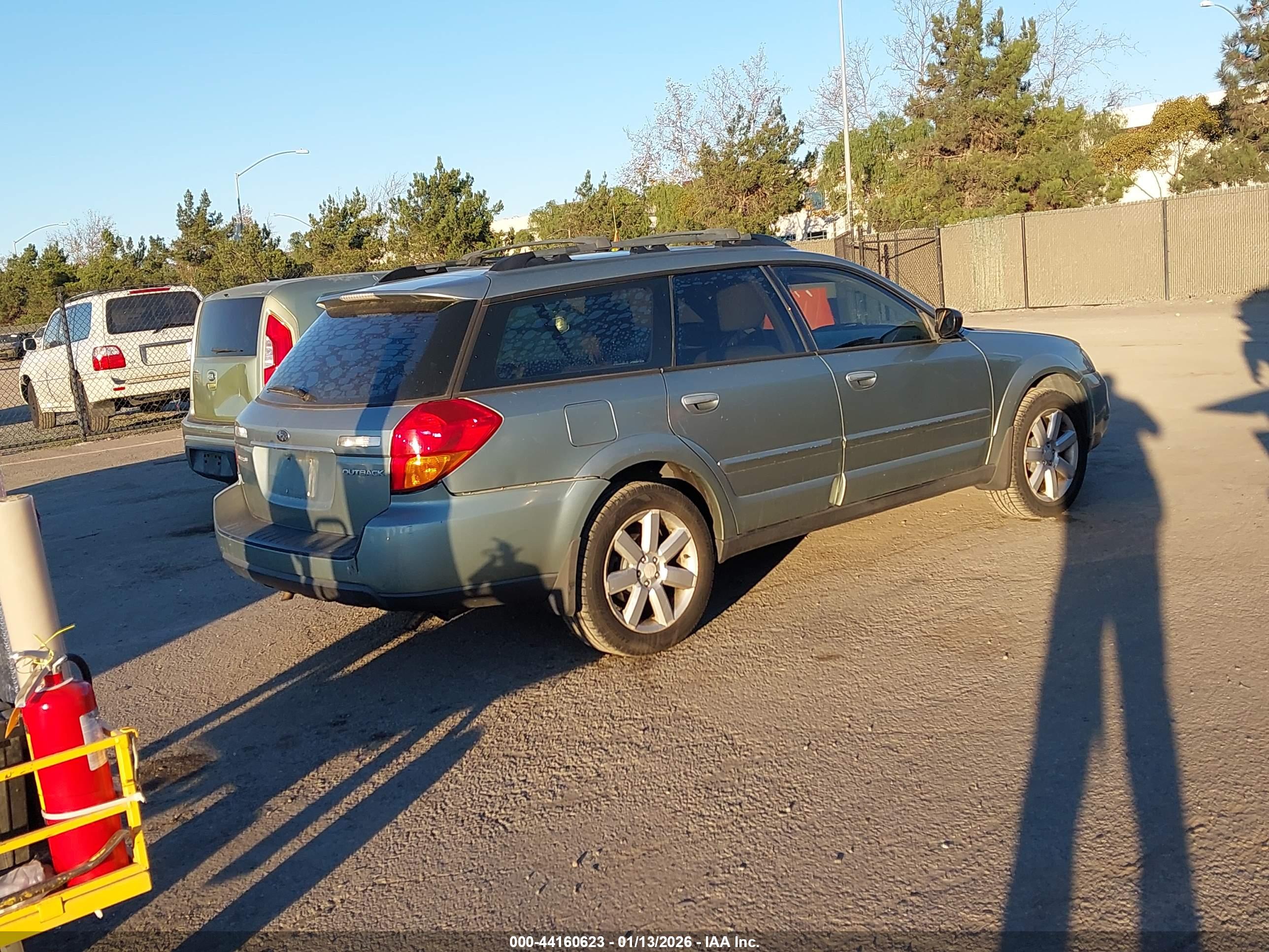 SUBARU OUTBACK image 4
