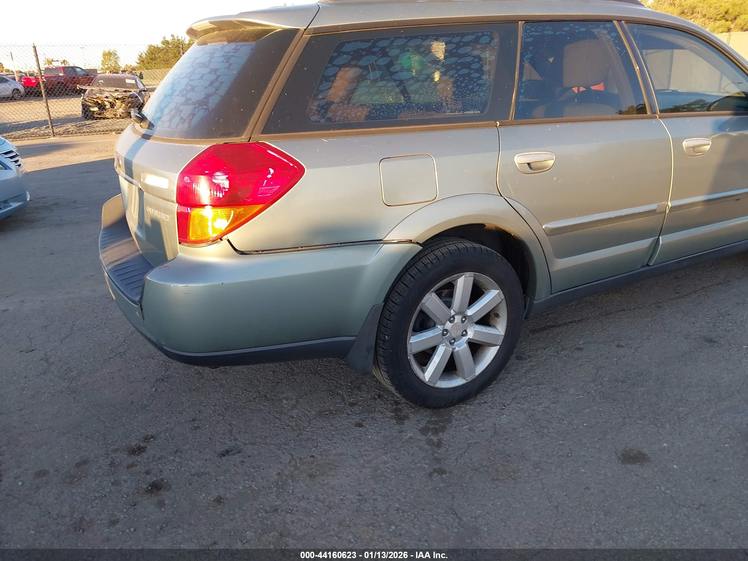 SUBARU OUTBACK image 6