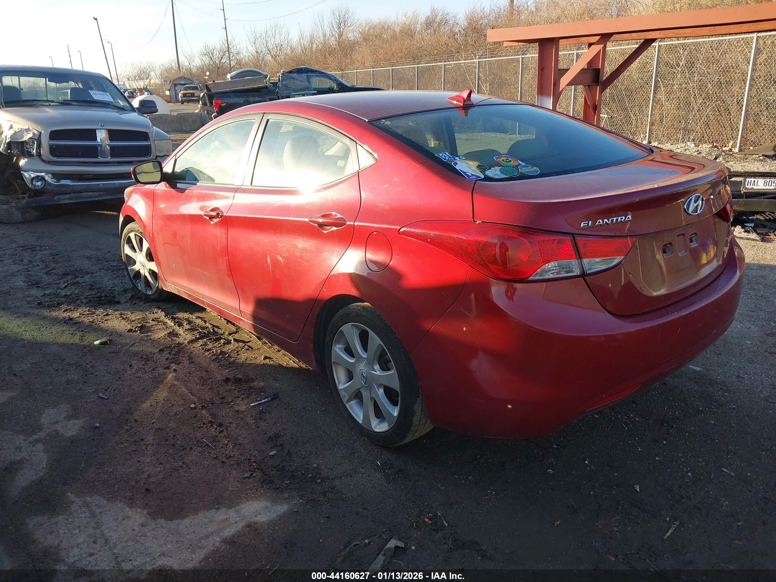 HYUNDAI ELANTRA image 3