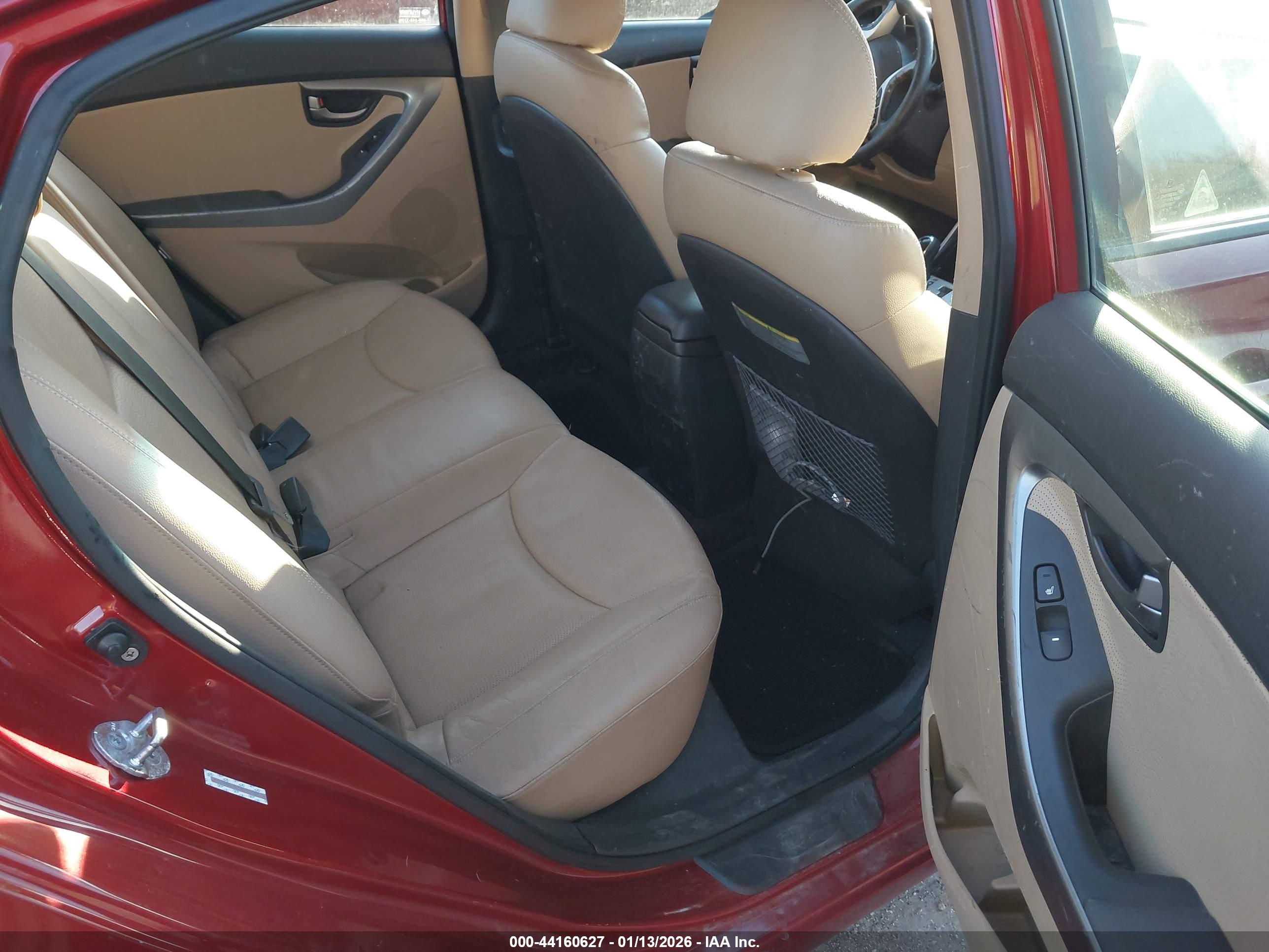 HYUNDAI ELANTRA image 8