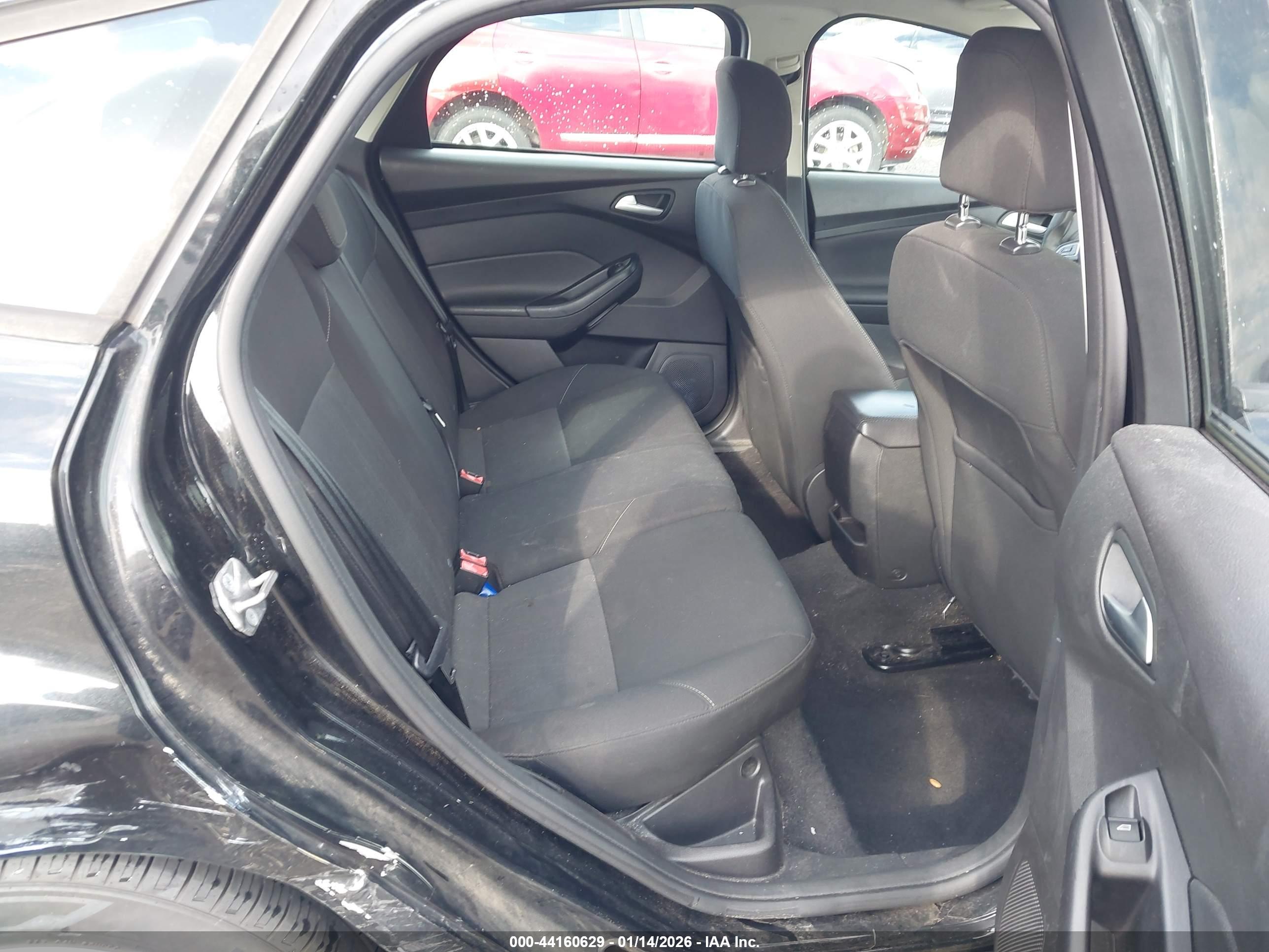 FORD FOCUS image 8