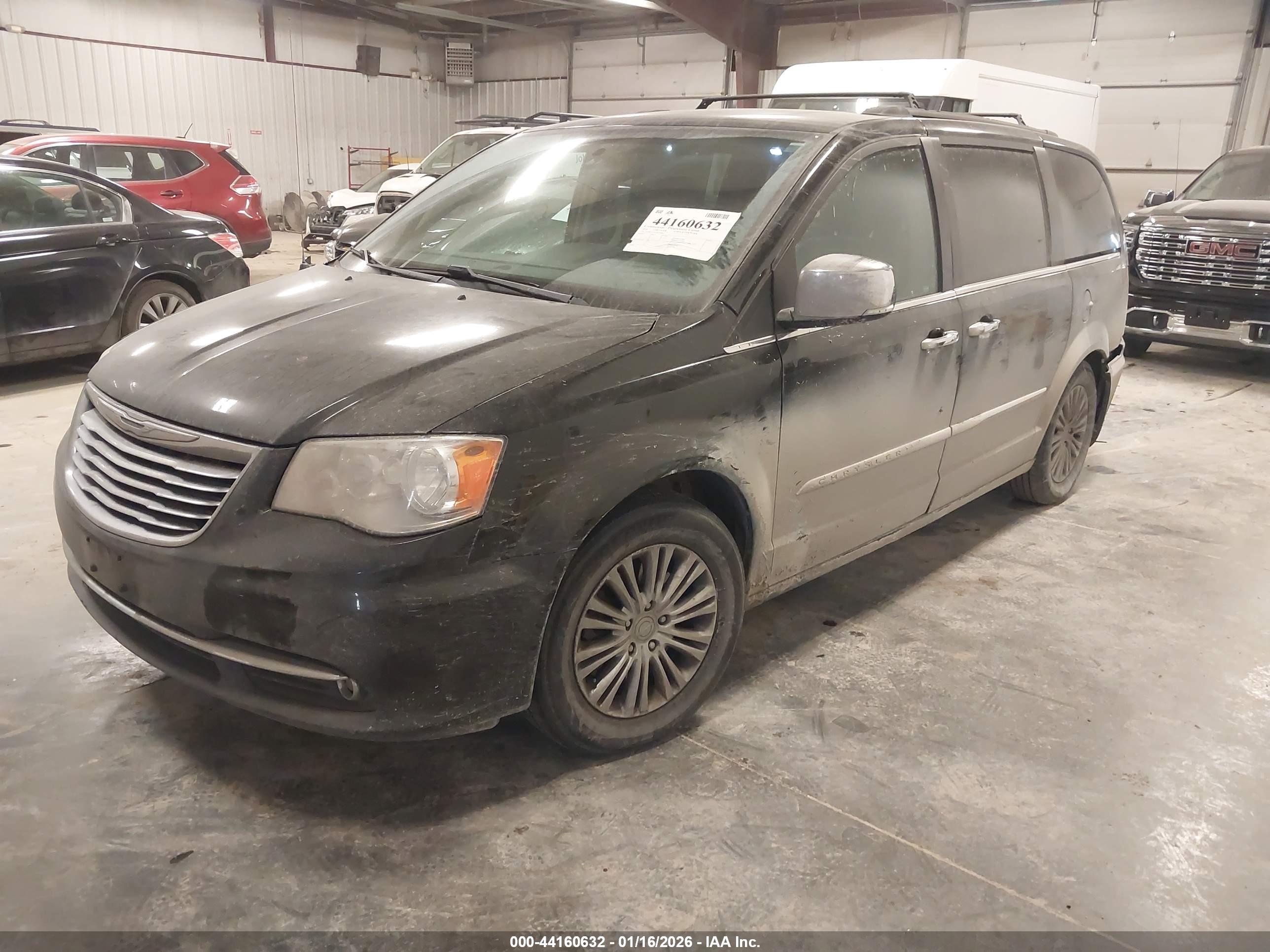 CHRYSLER TOWN image 2