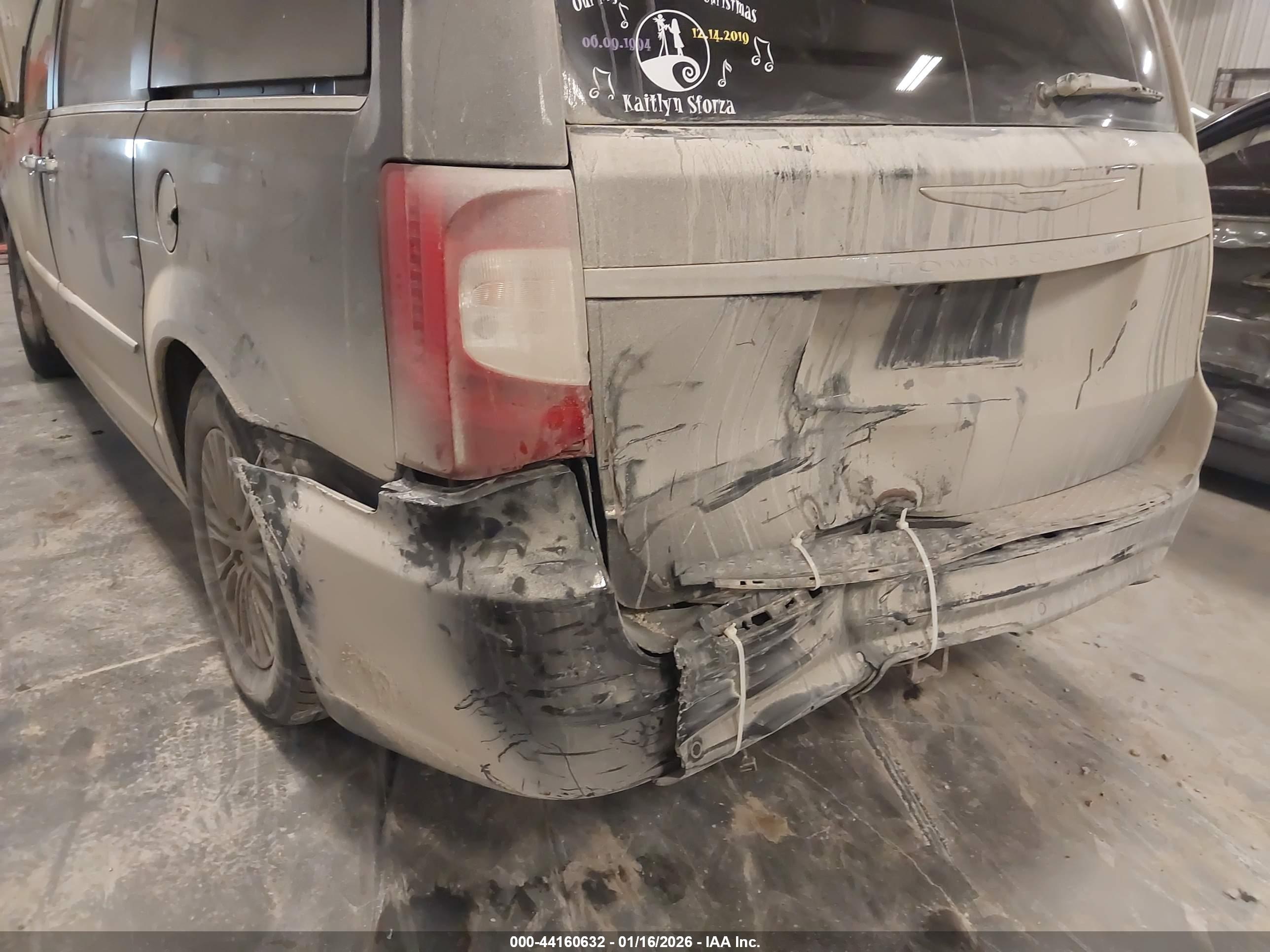 CHRYSLER TOWN image 6