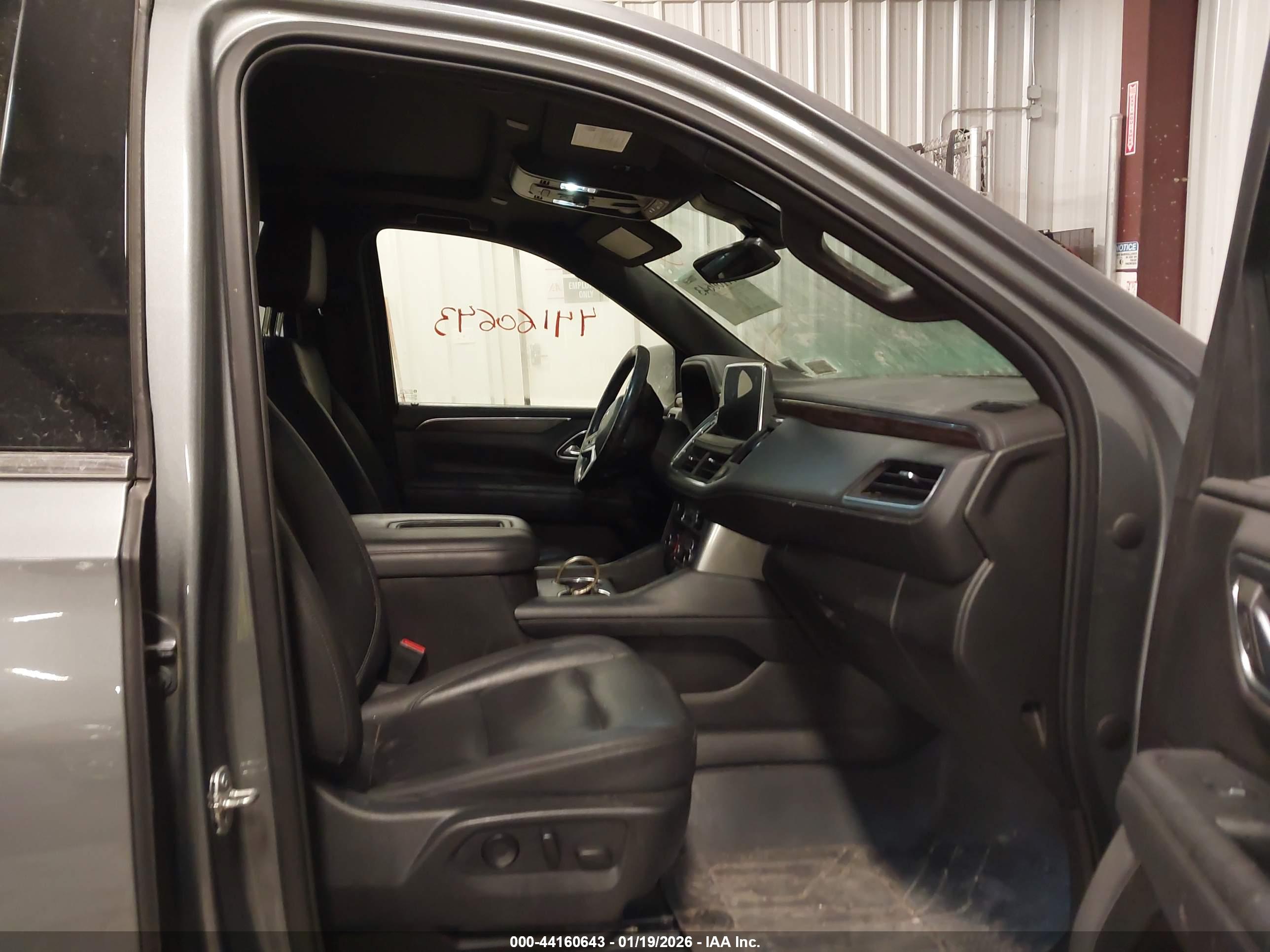 CHEVROLET TAHOE image 5