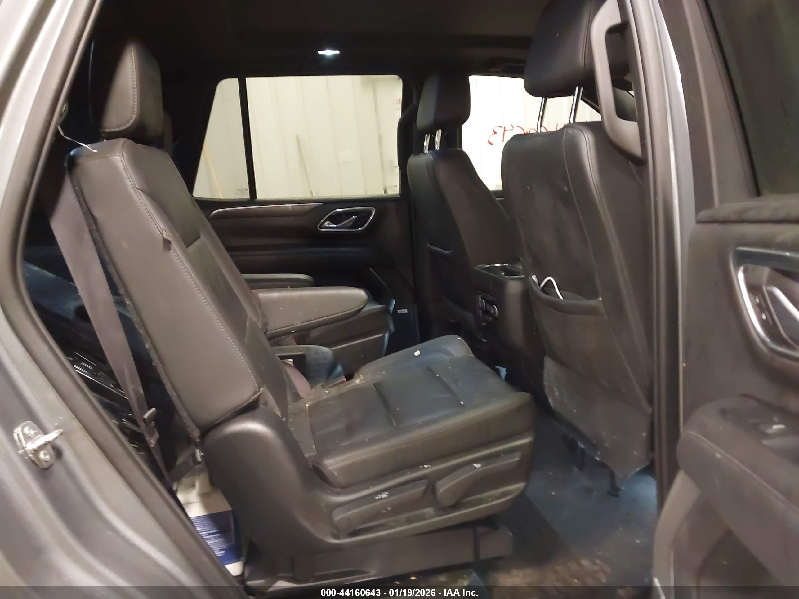 CHEVROLET TAHOE image 8