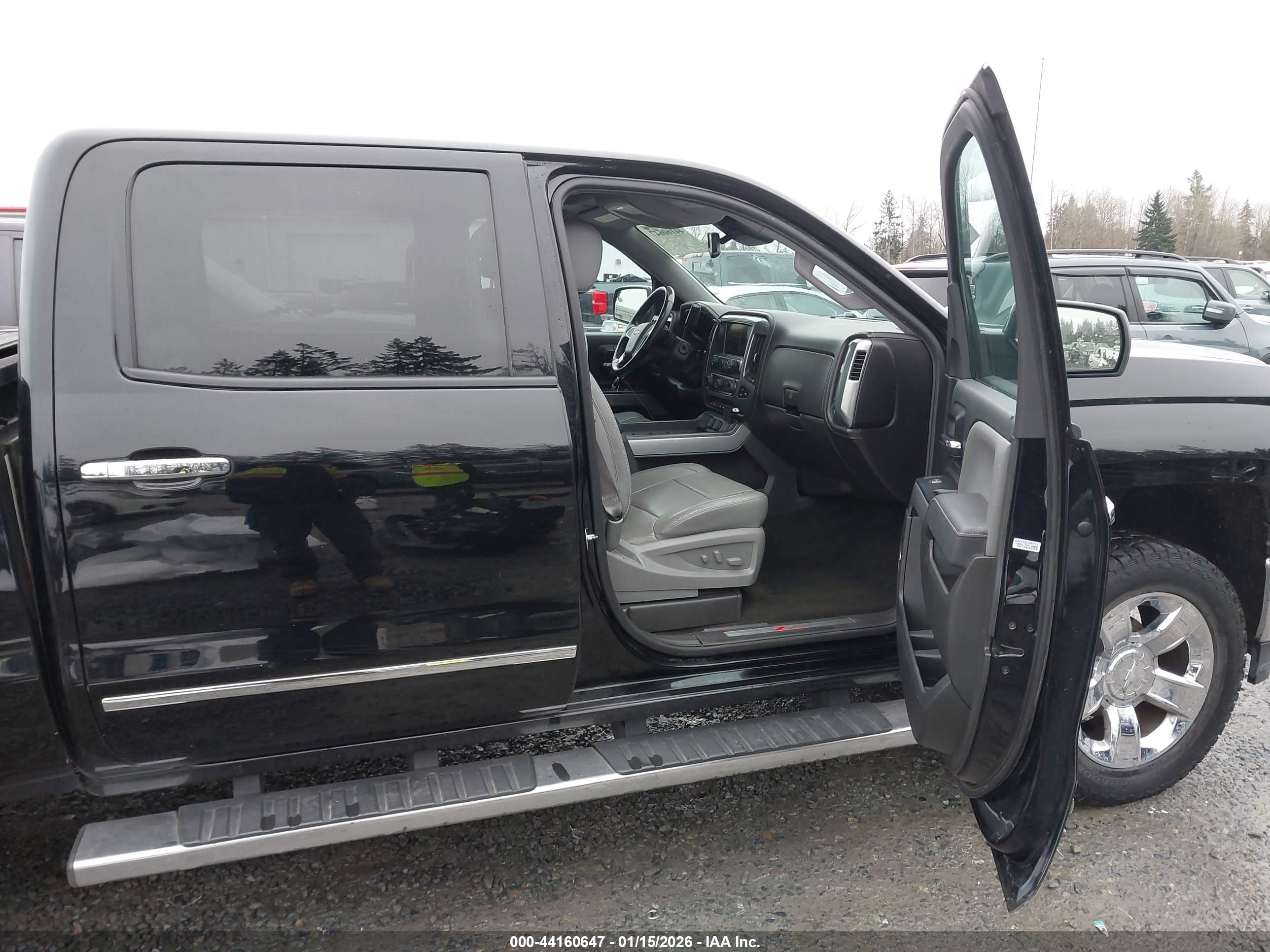 CHEVROLET SILVERADO image 5