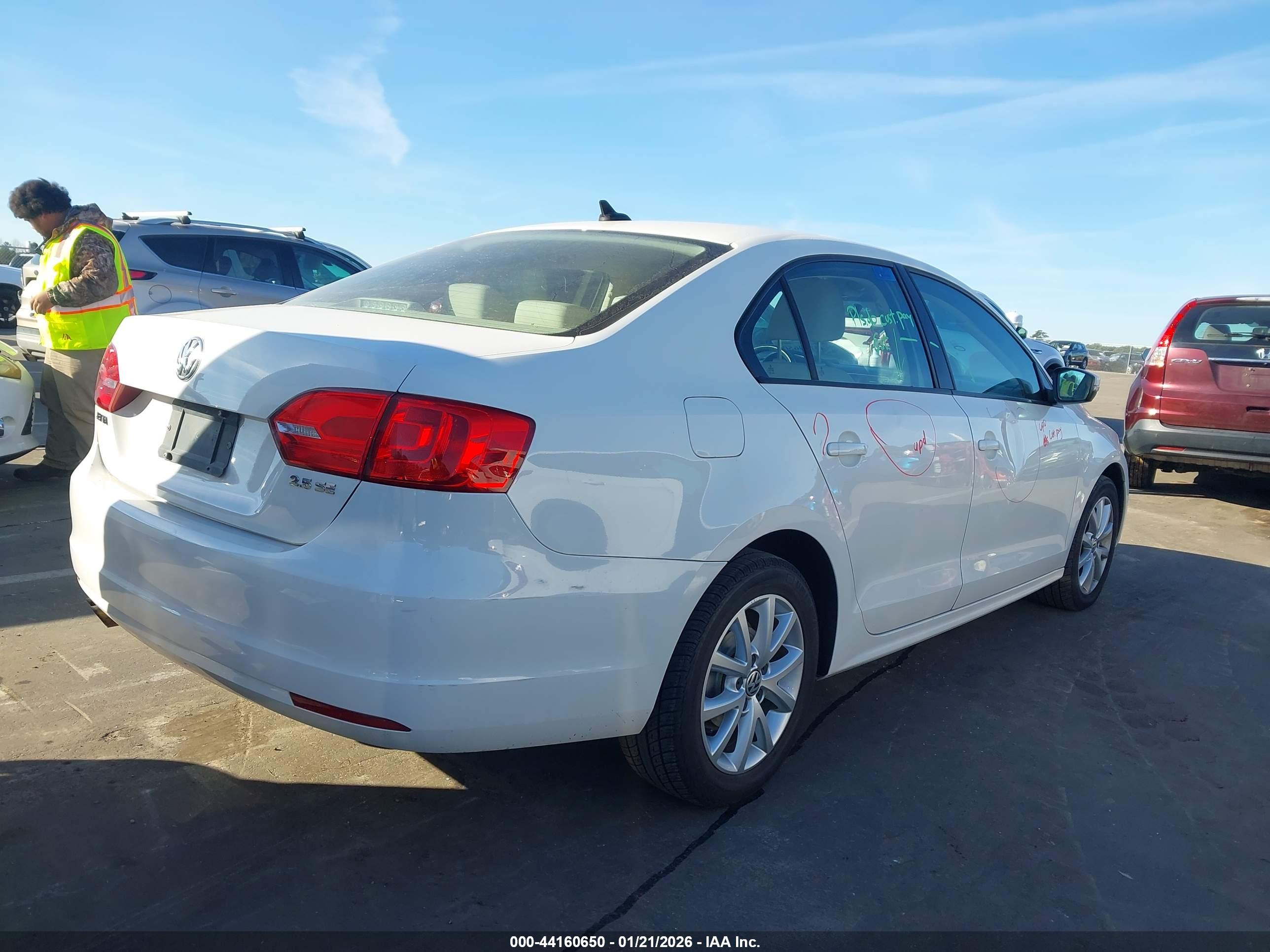 VOLKSWAGEN JETTA image 4