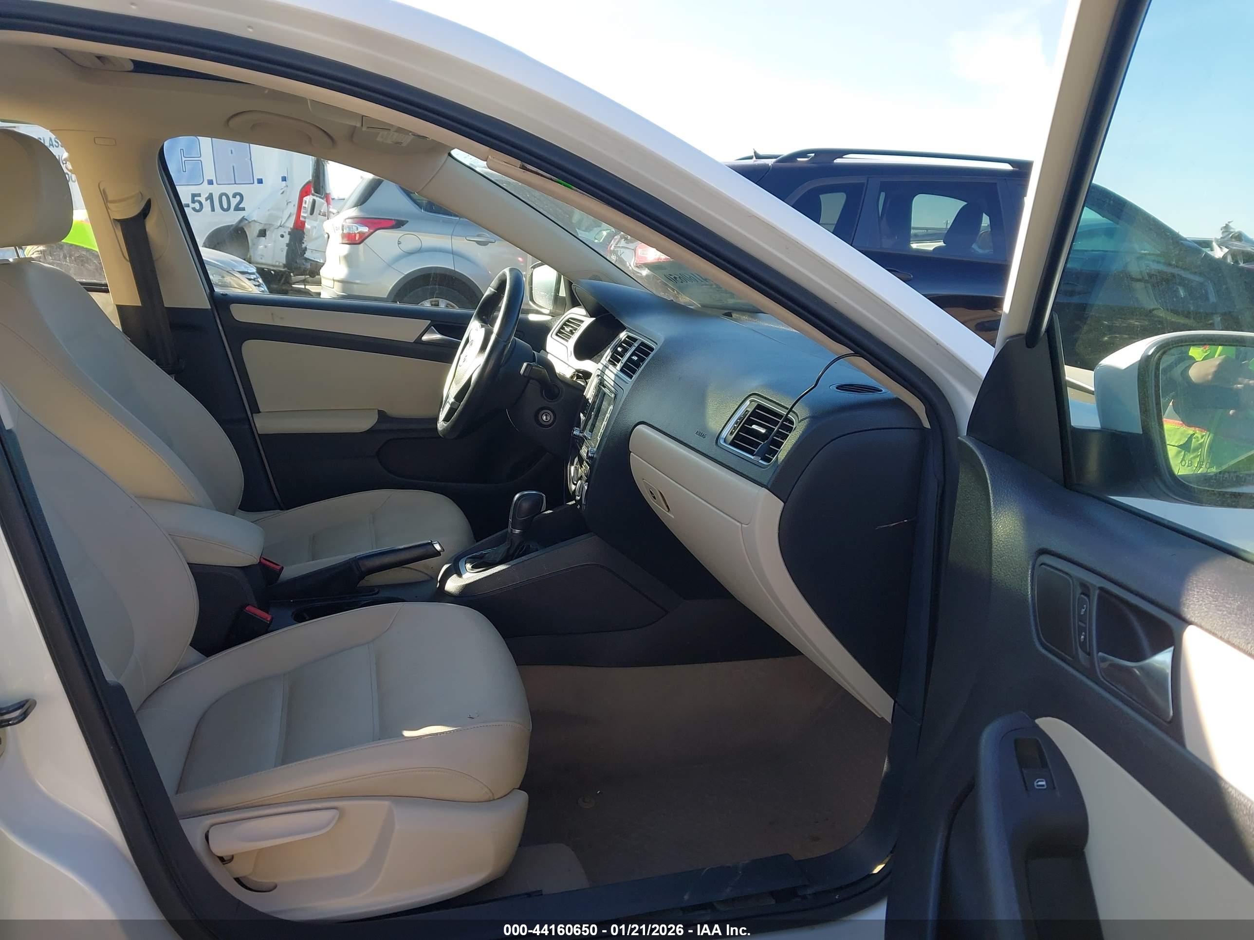 VOLKSWAGEN JETTA image 5