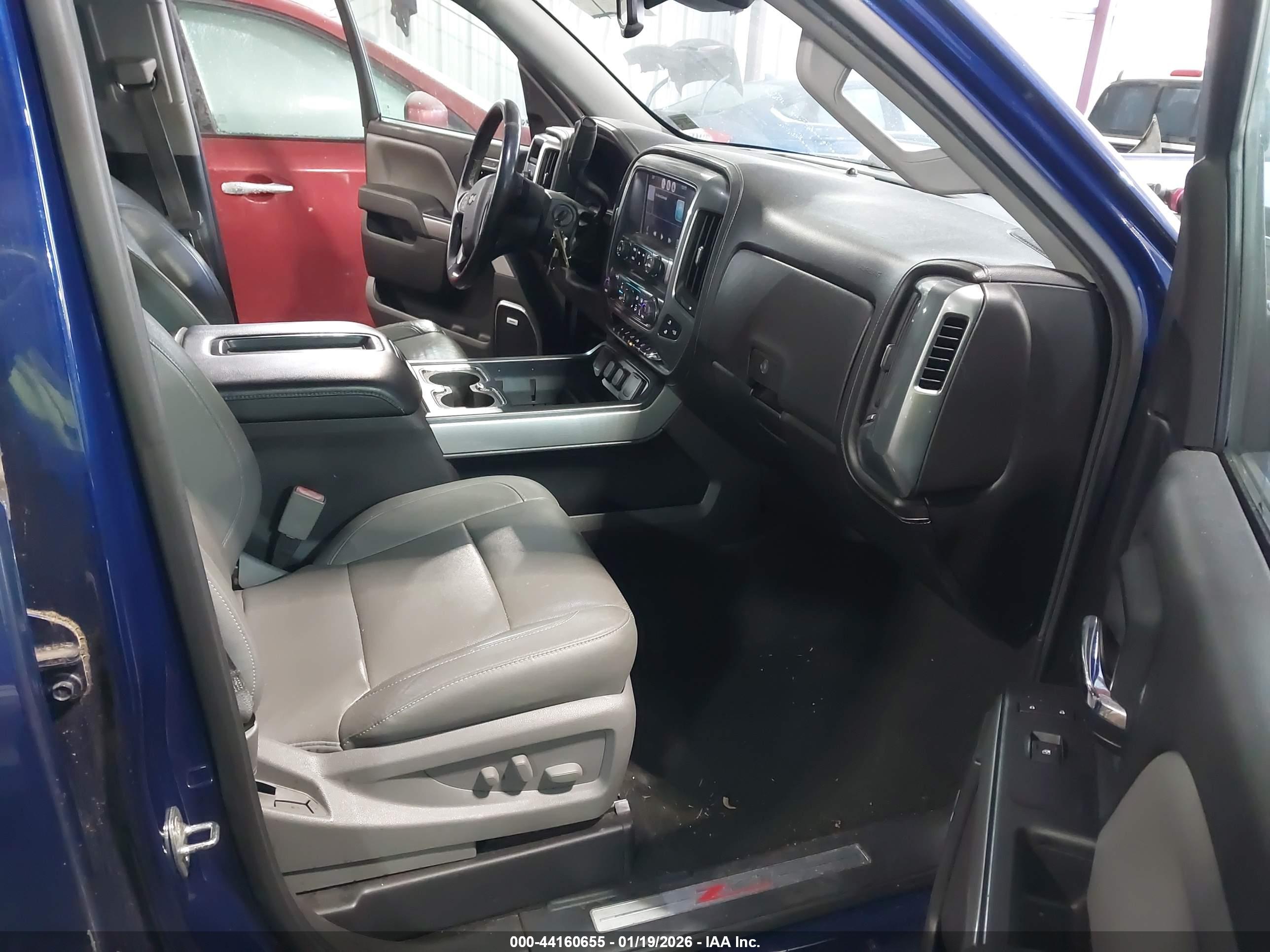 CHEVROLET SILVERADO image 5
