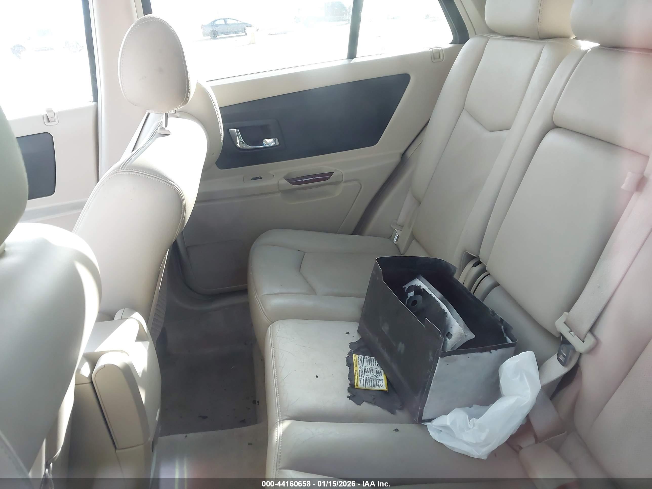 CADILLAC SRX image 8