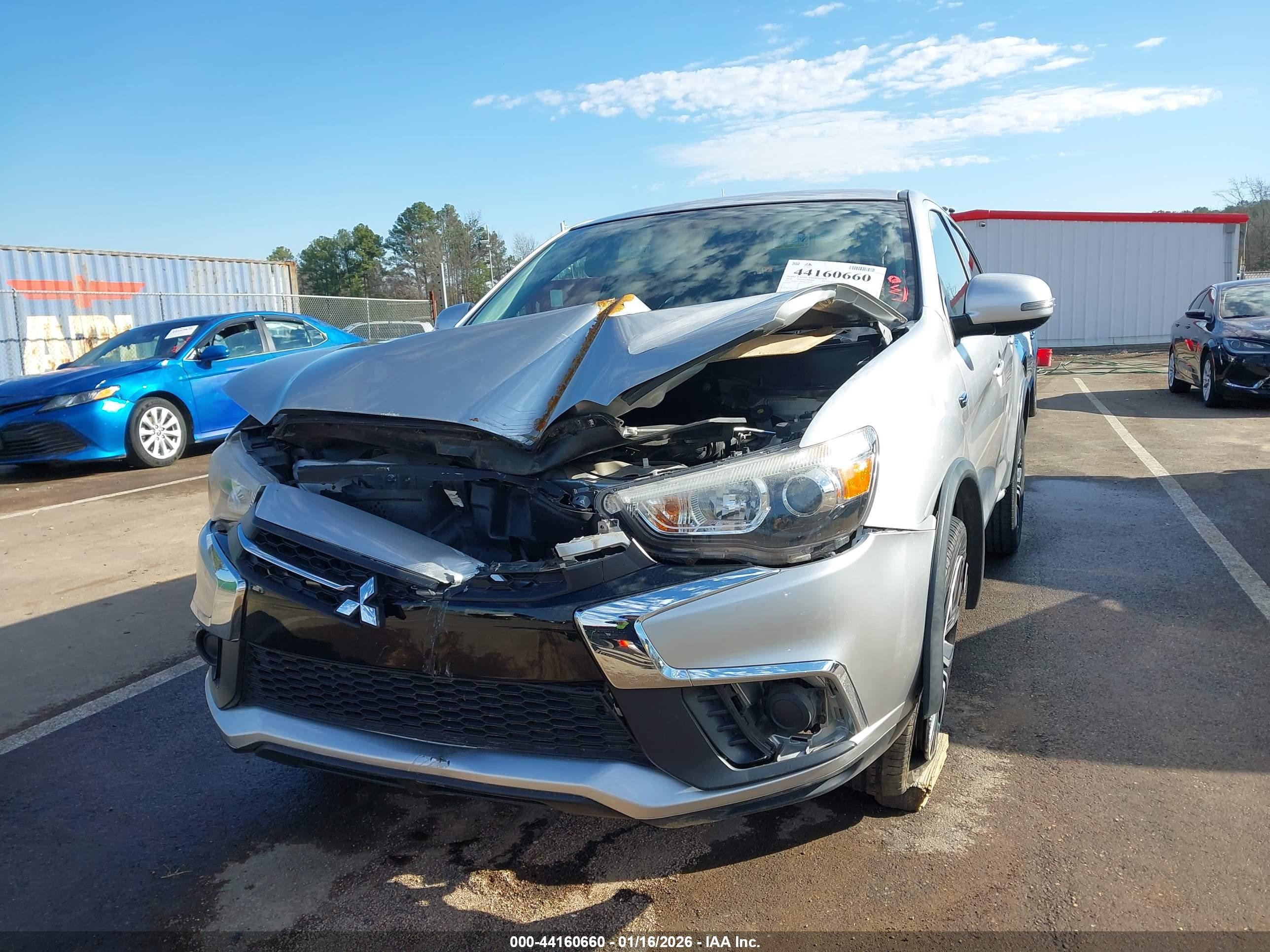 MITSUBISHI OUTLANDER image 6