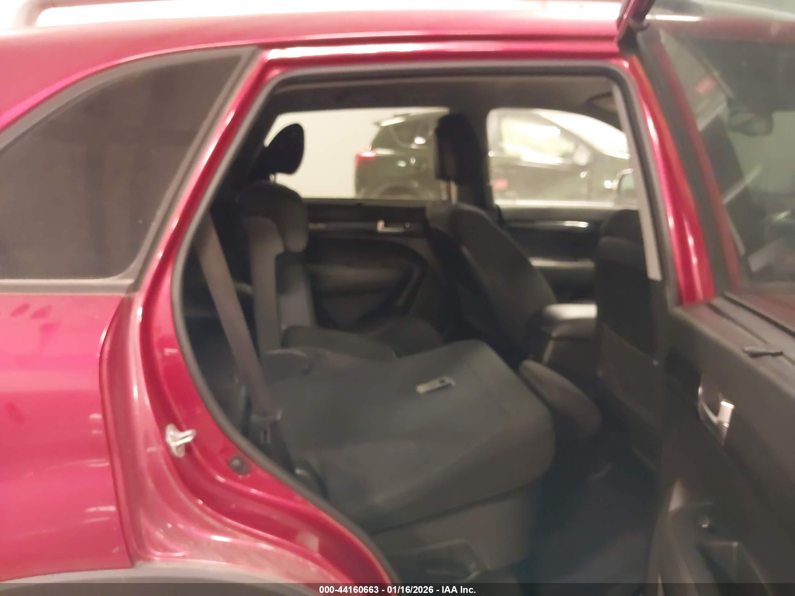 KIA SORENTO image 8