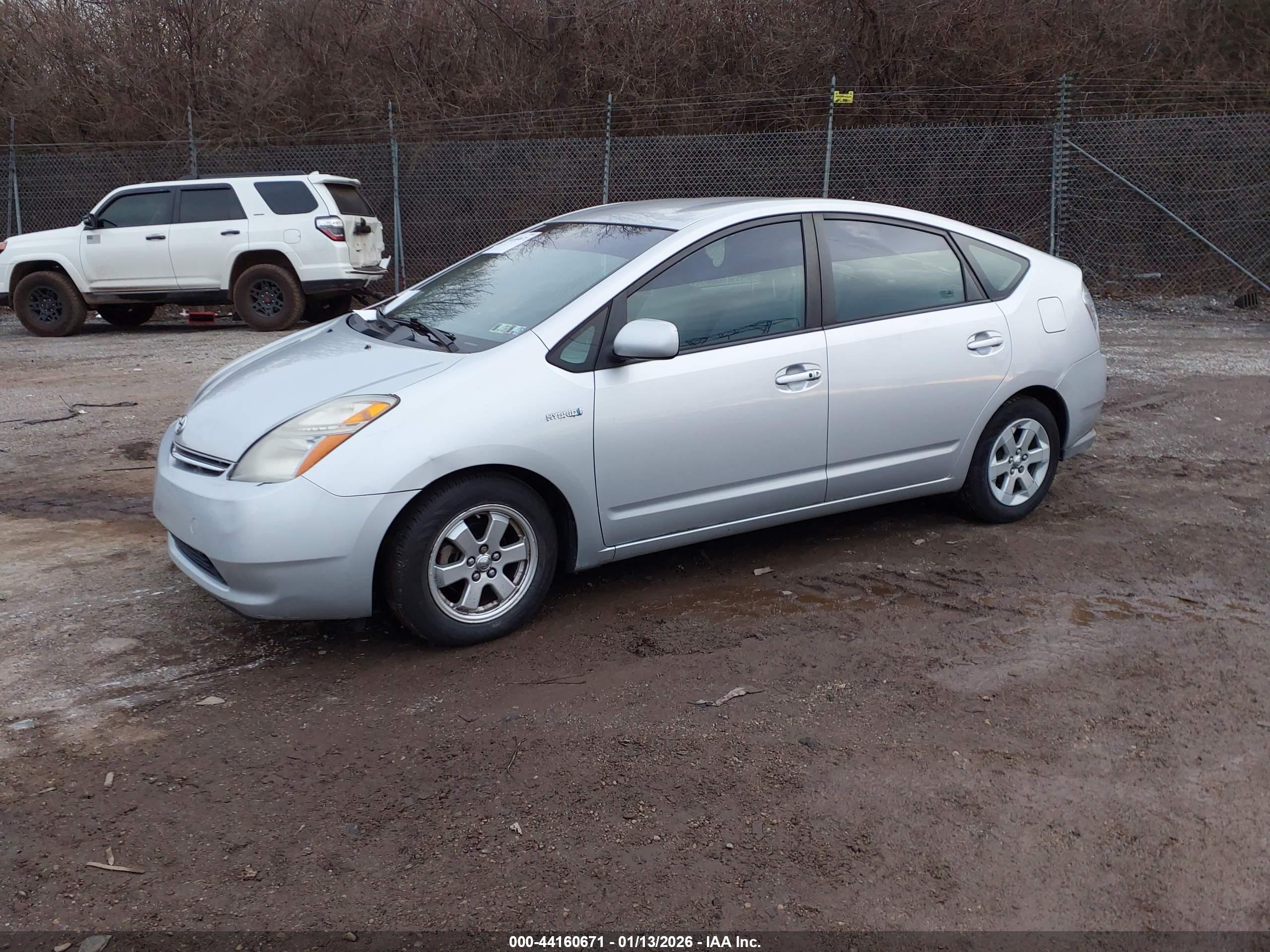 TOYOTA PRIUS image 2