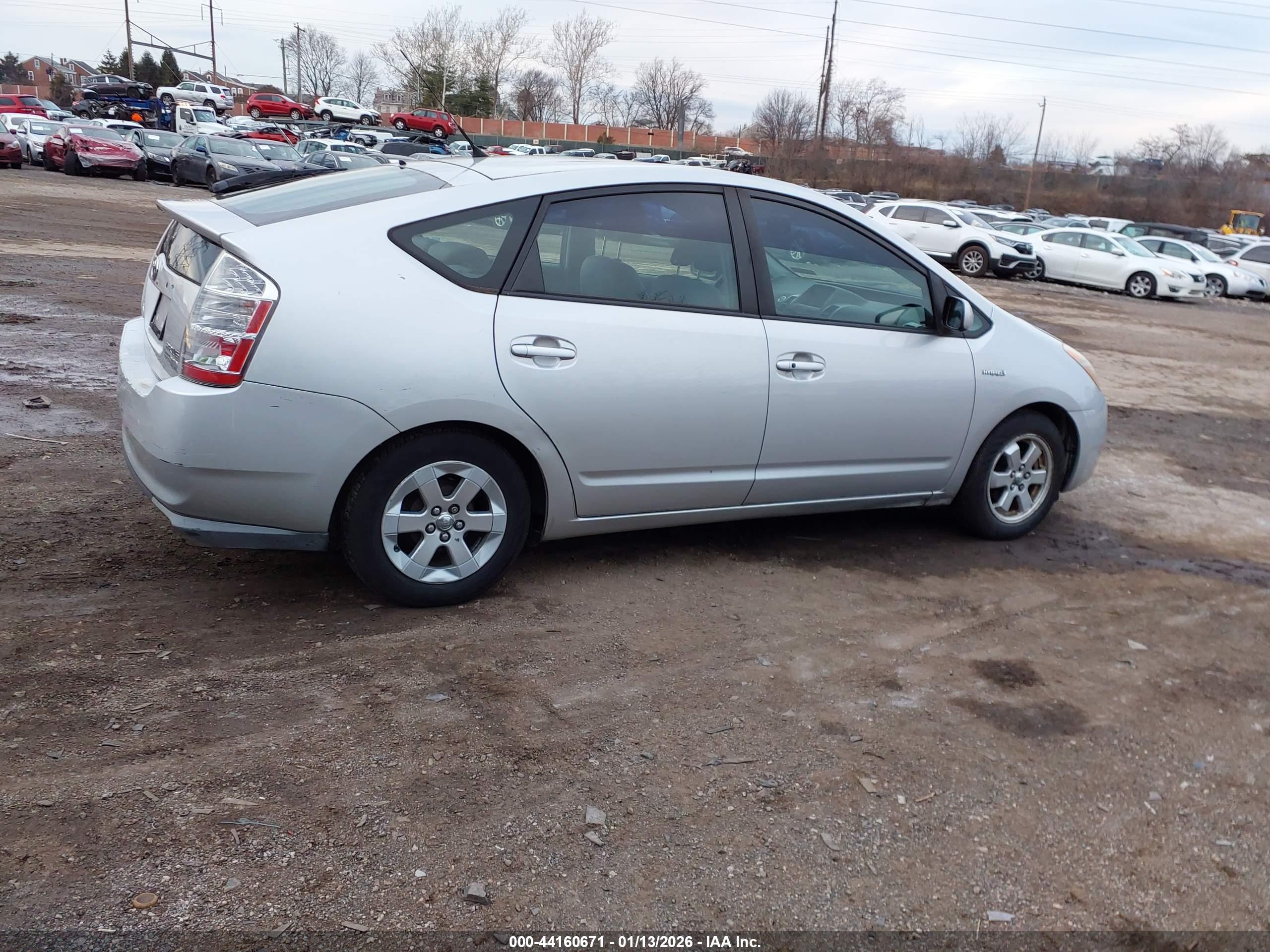 TOYOTA PRIUS image 4