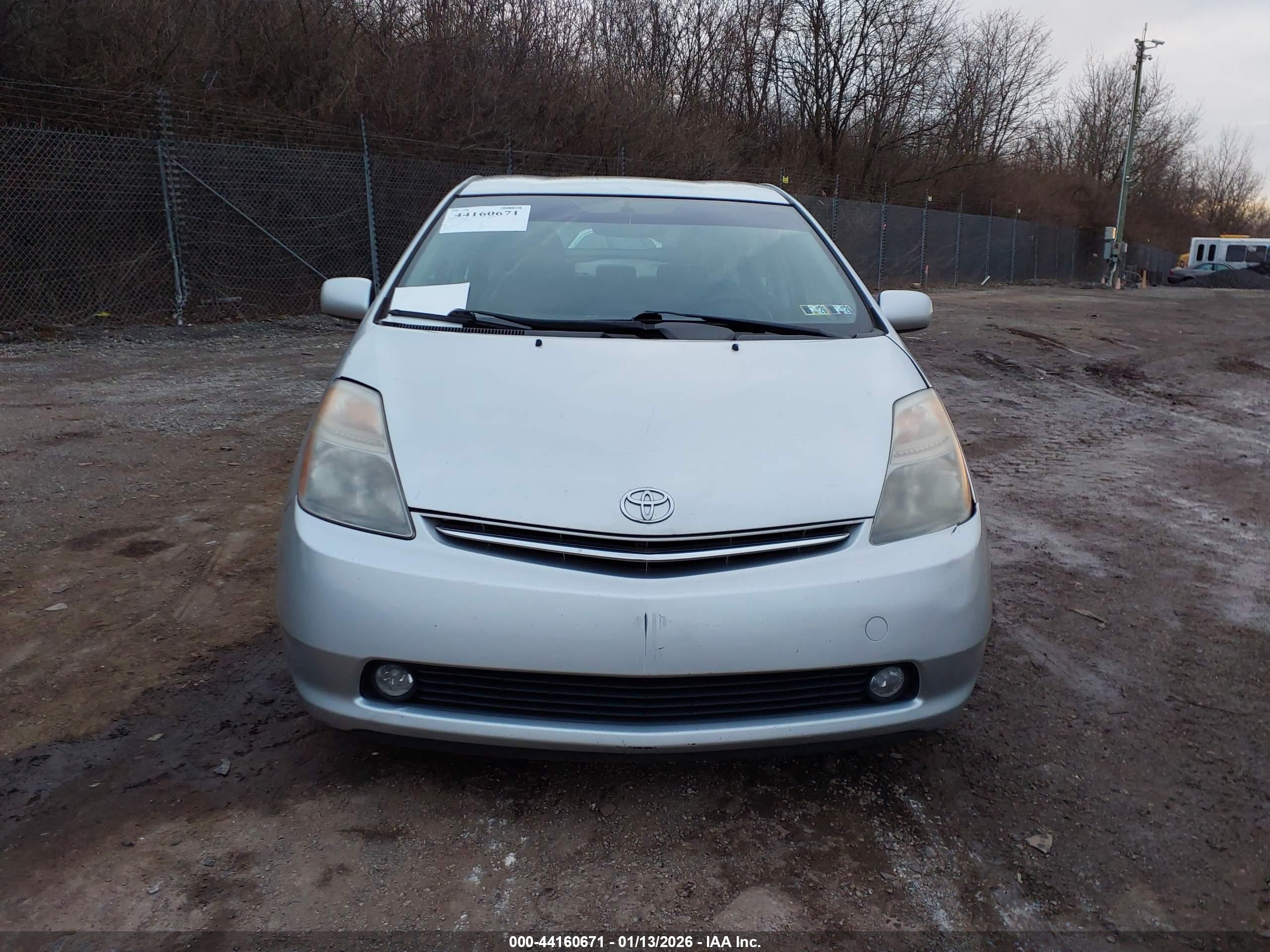 TOYOTA PRIUS image 6