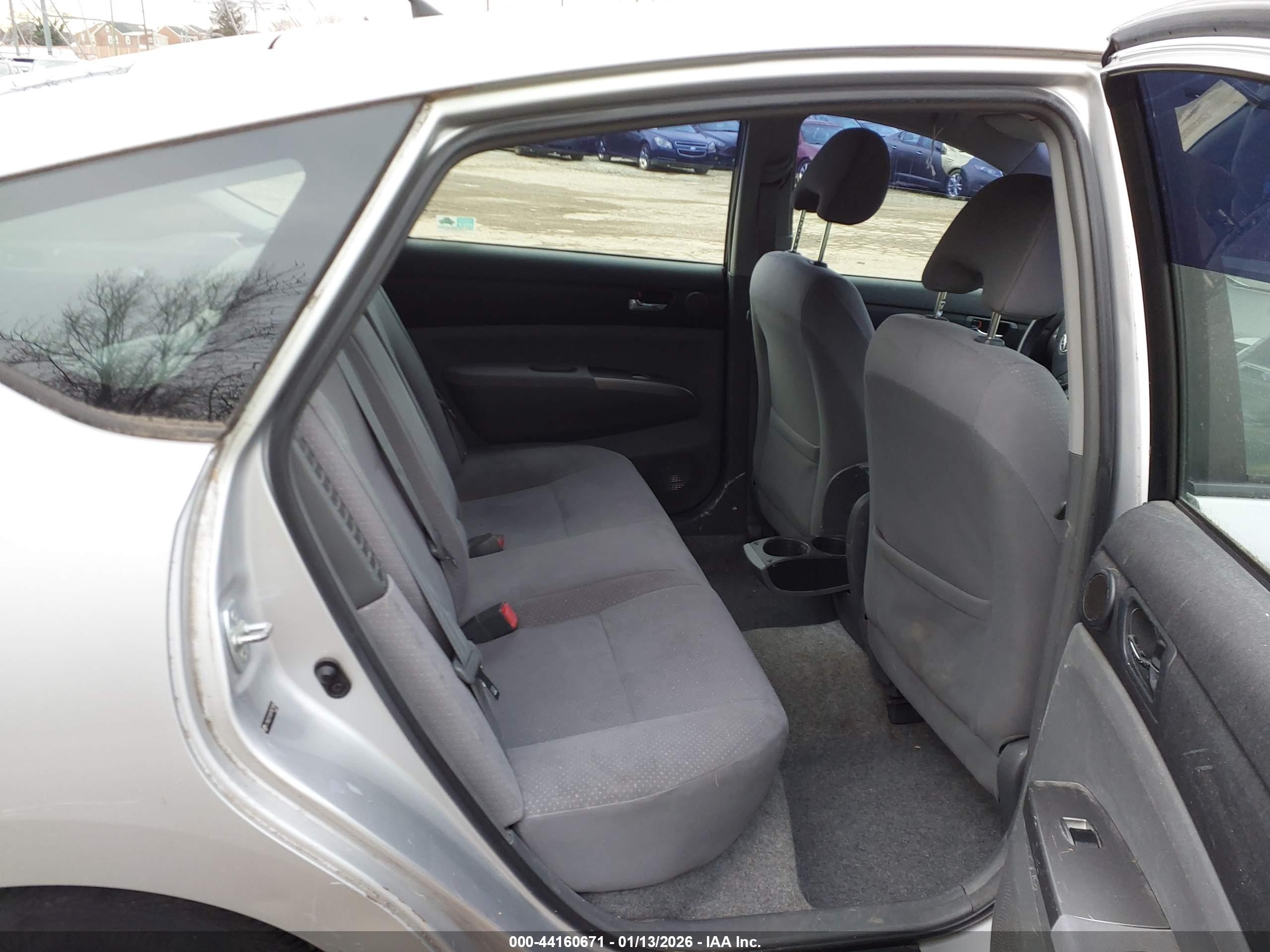 TOYOTA PRIUS image 8