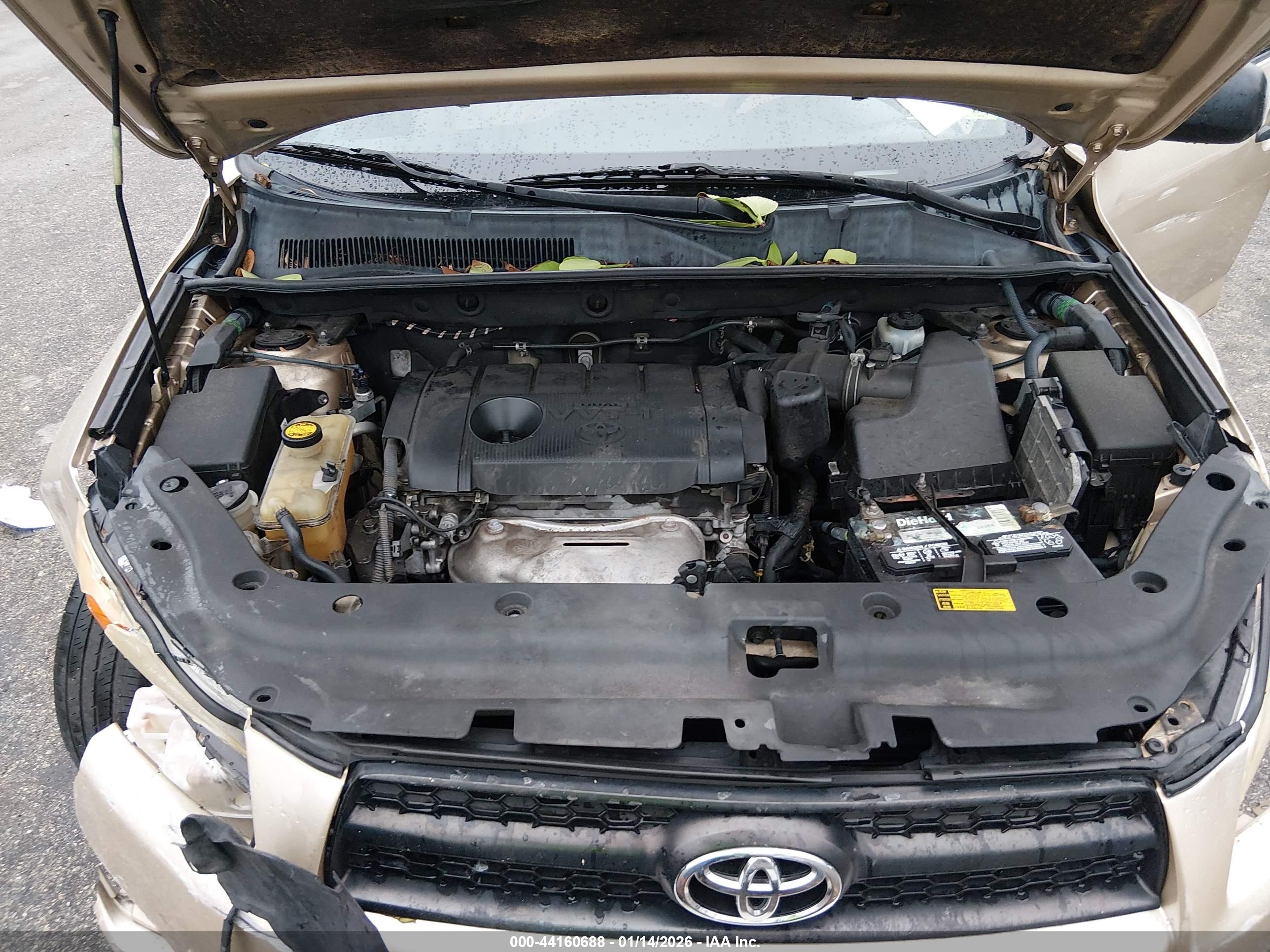 TOYOTA RAV4 image 10