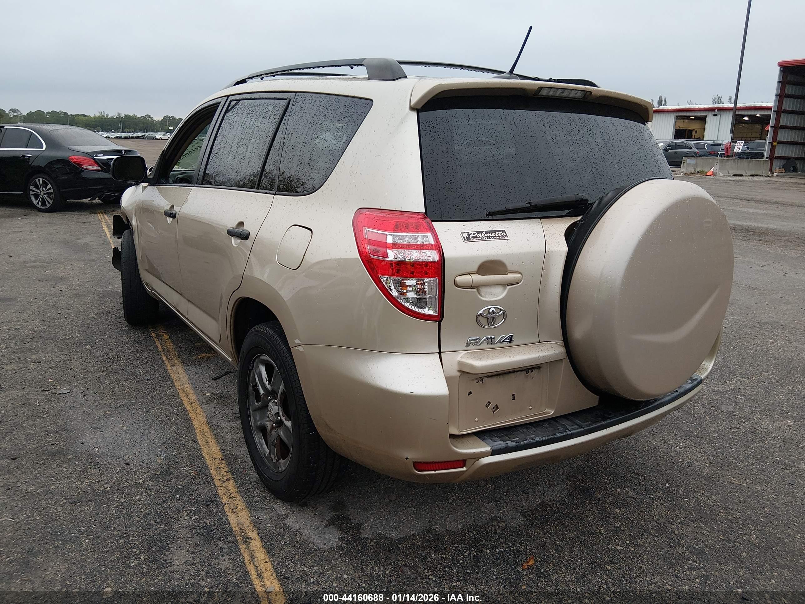 TOYOTA RAV4 image 3