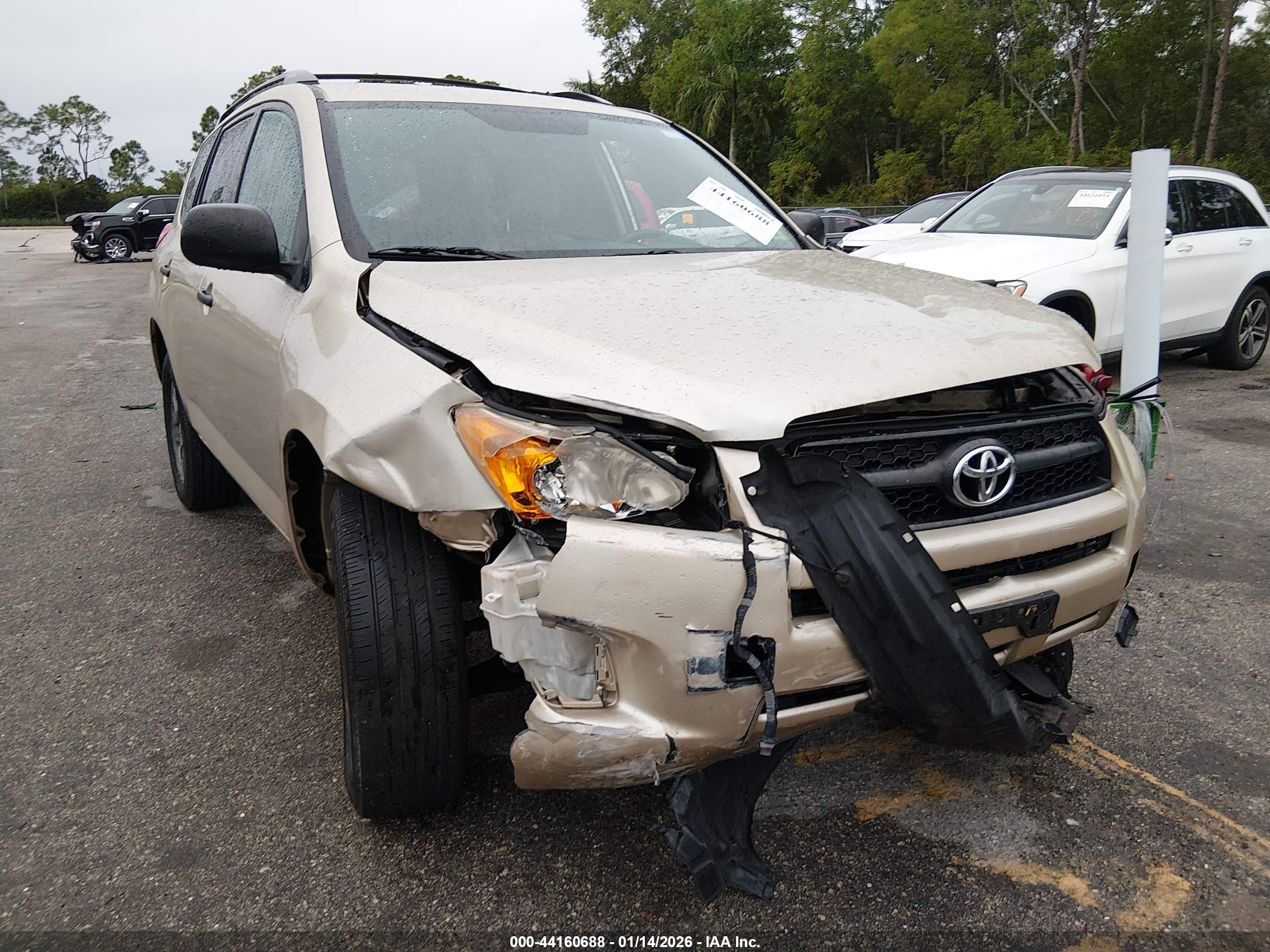 TOYOTA RAV4 image 6