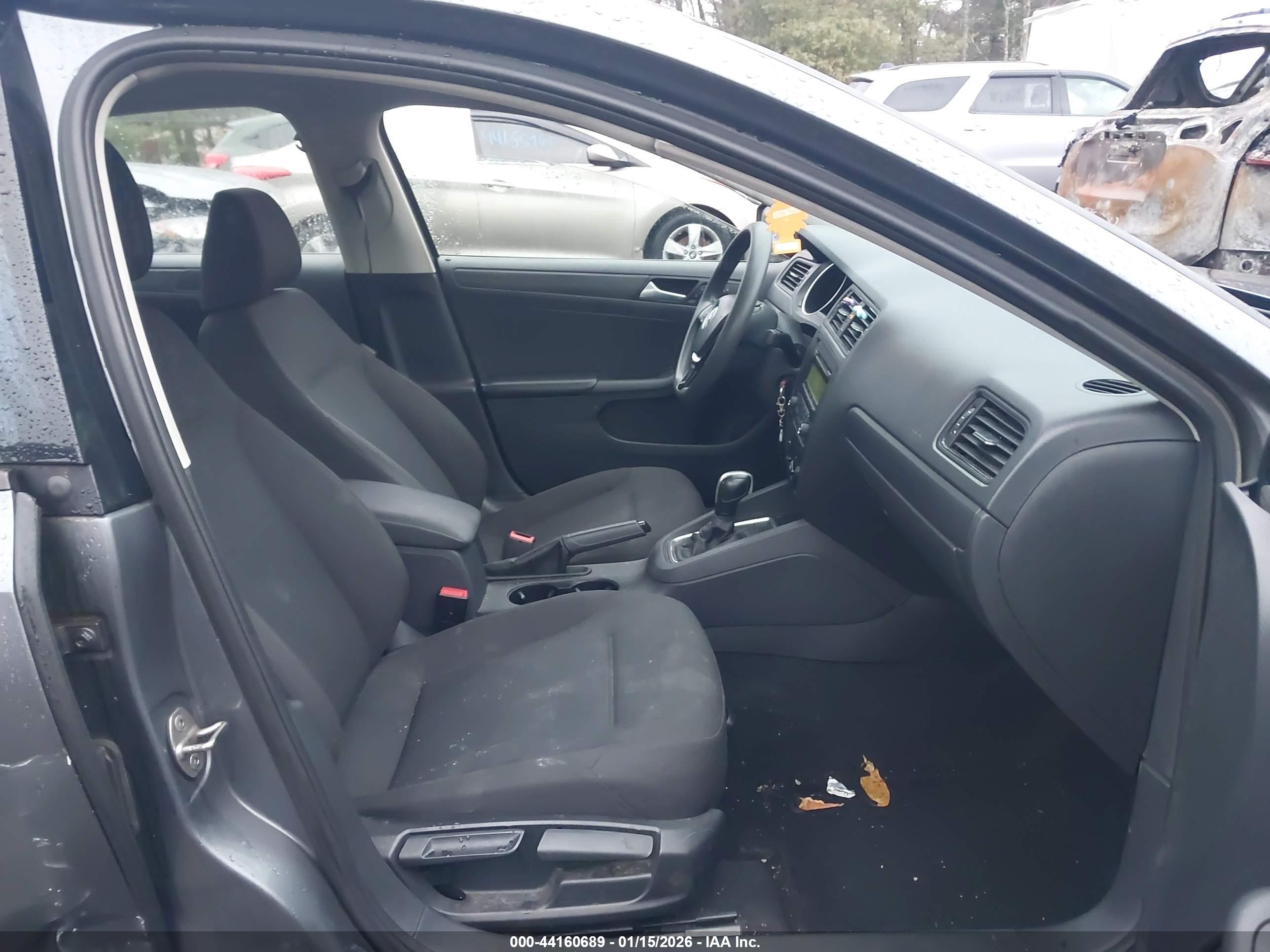 VOLKSWAGEN JETTA image 5