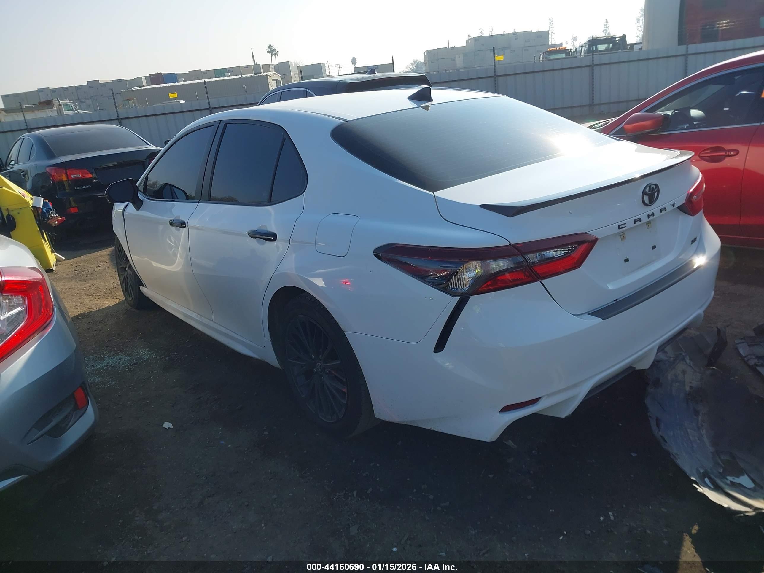 TOYOTA CAMRY image 3