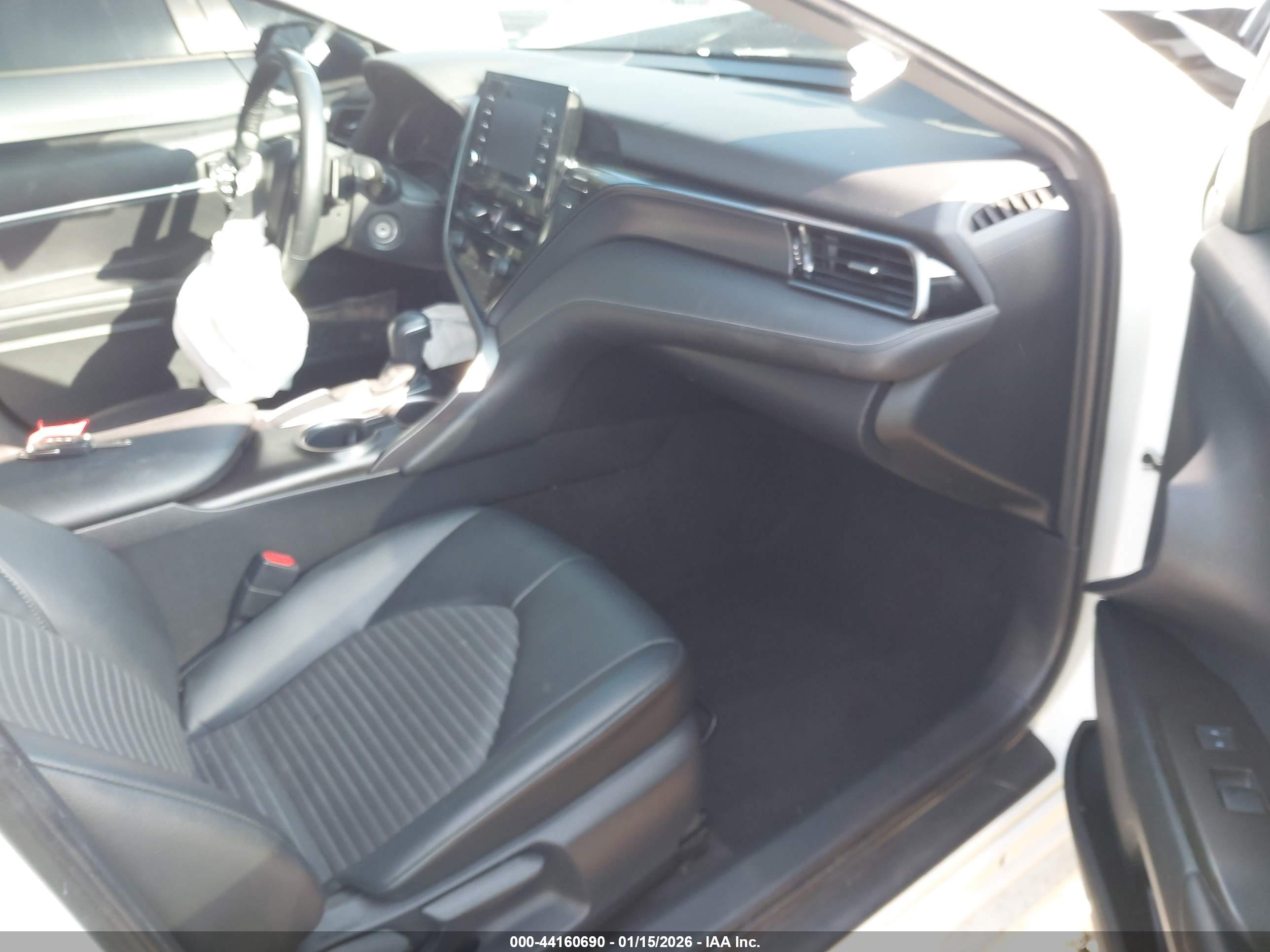 TOYOTA CAMRY image 5