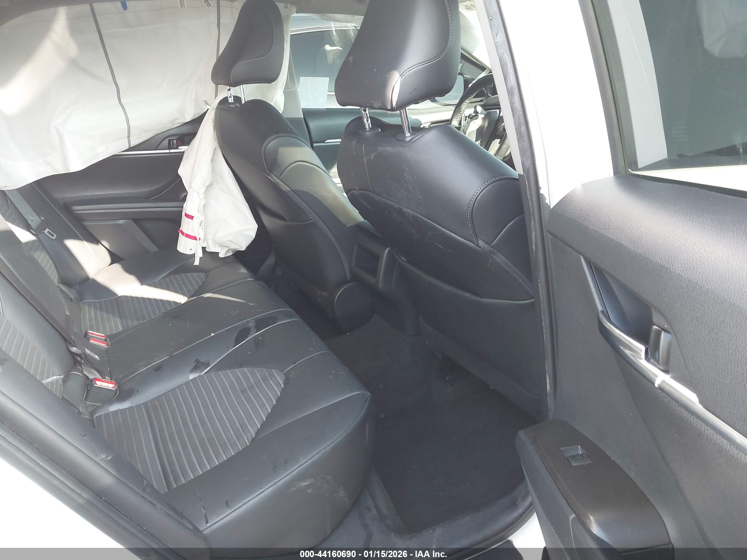 TOYOTA CAMRY image 8