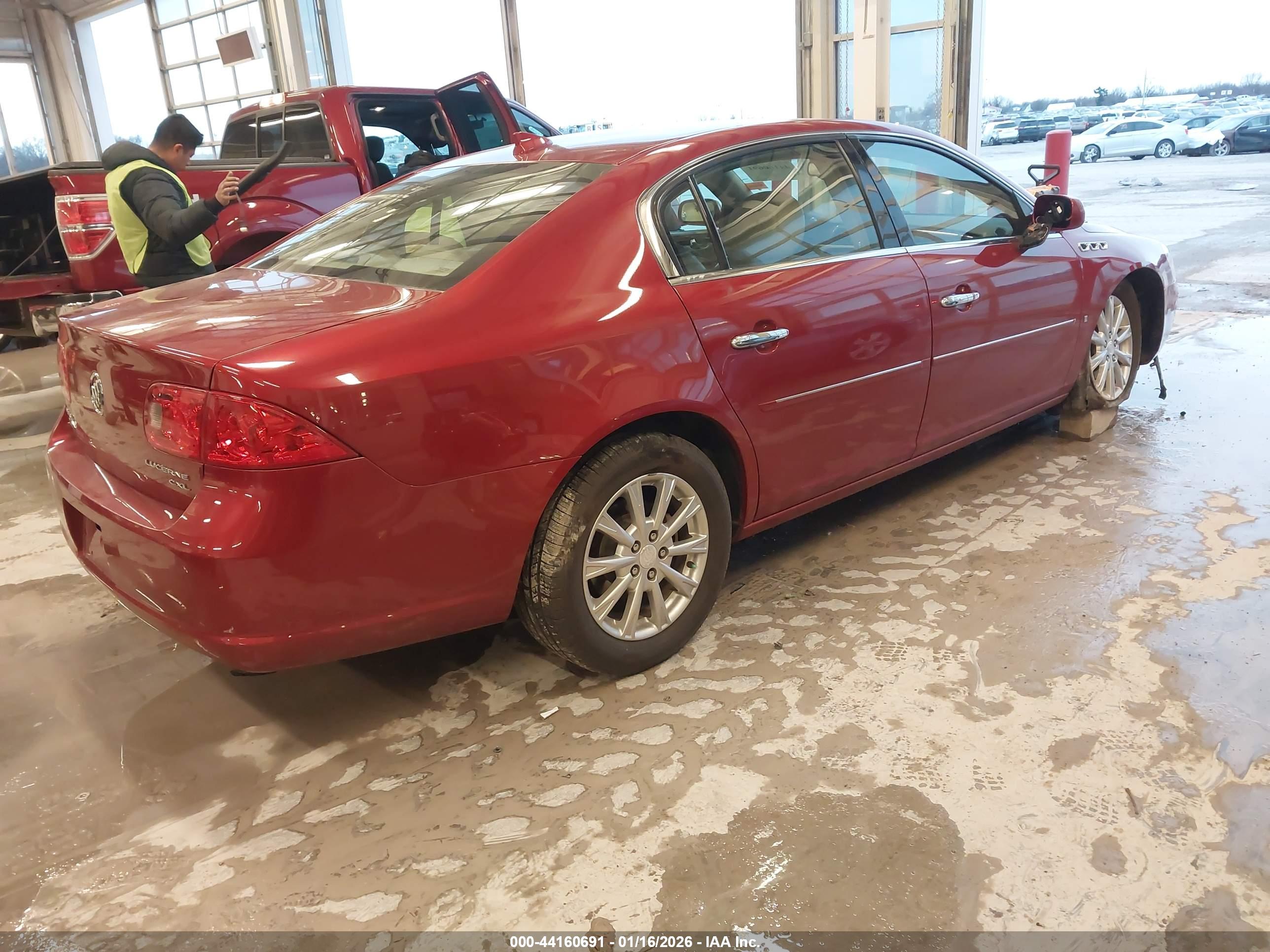 BUICK LUCERNE image 4