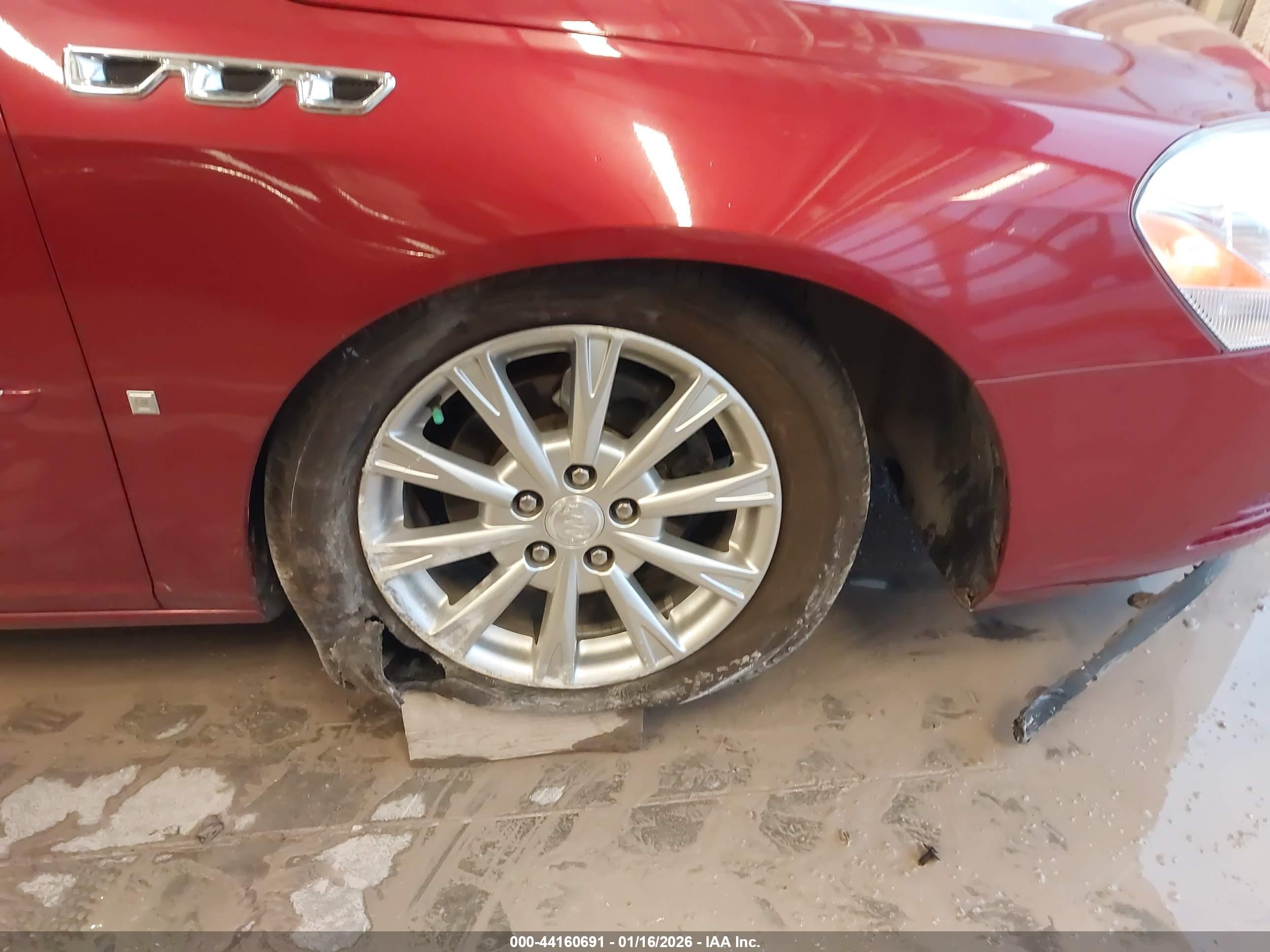 BUICK LUCERNE image 6