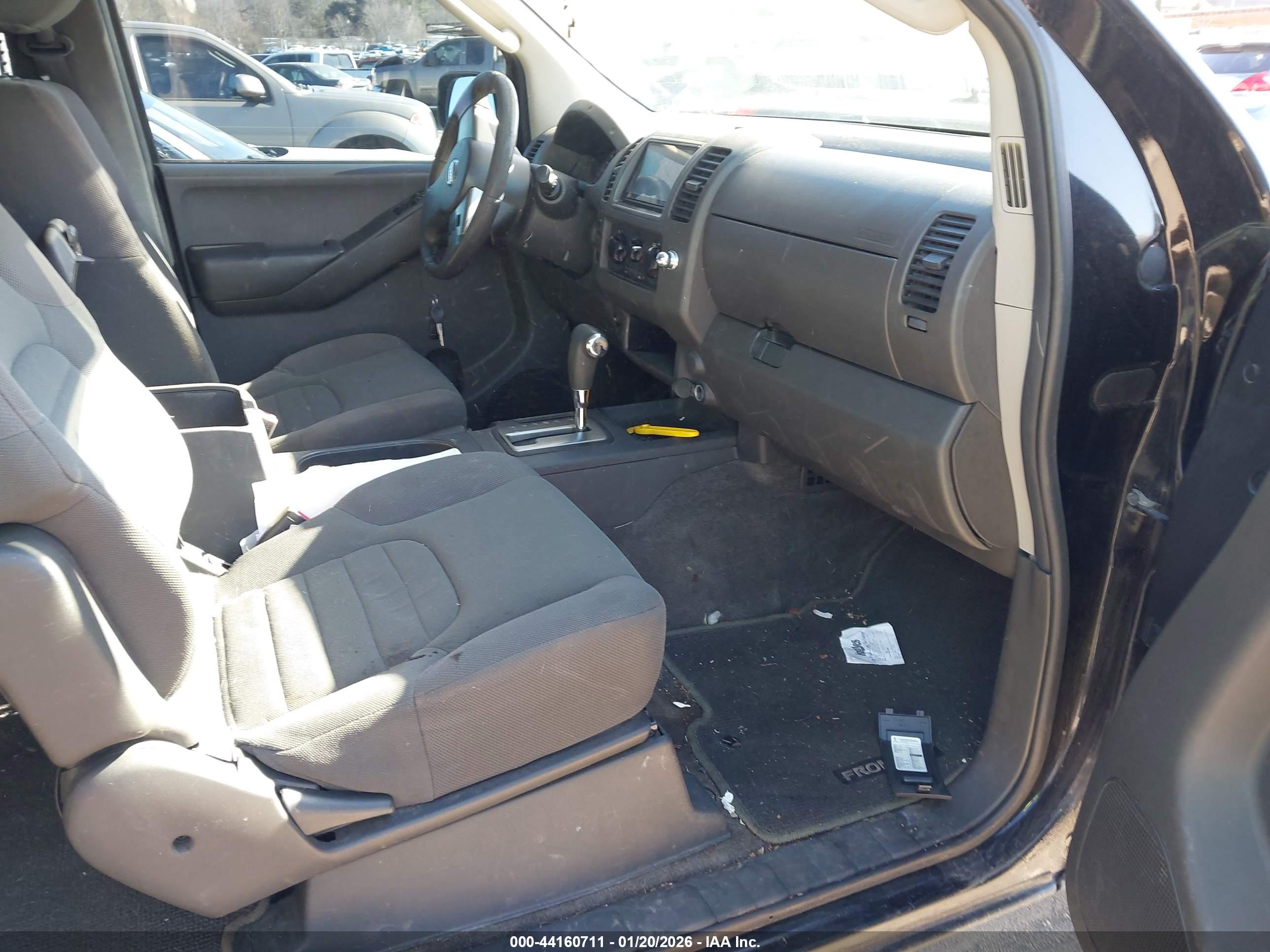 NISSAN FRONTIER image 5