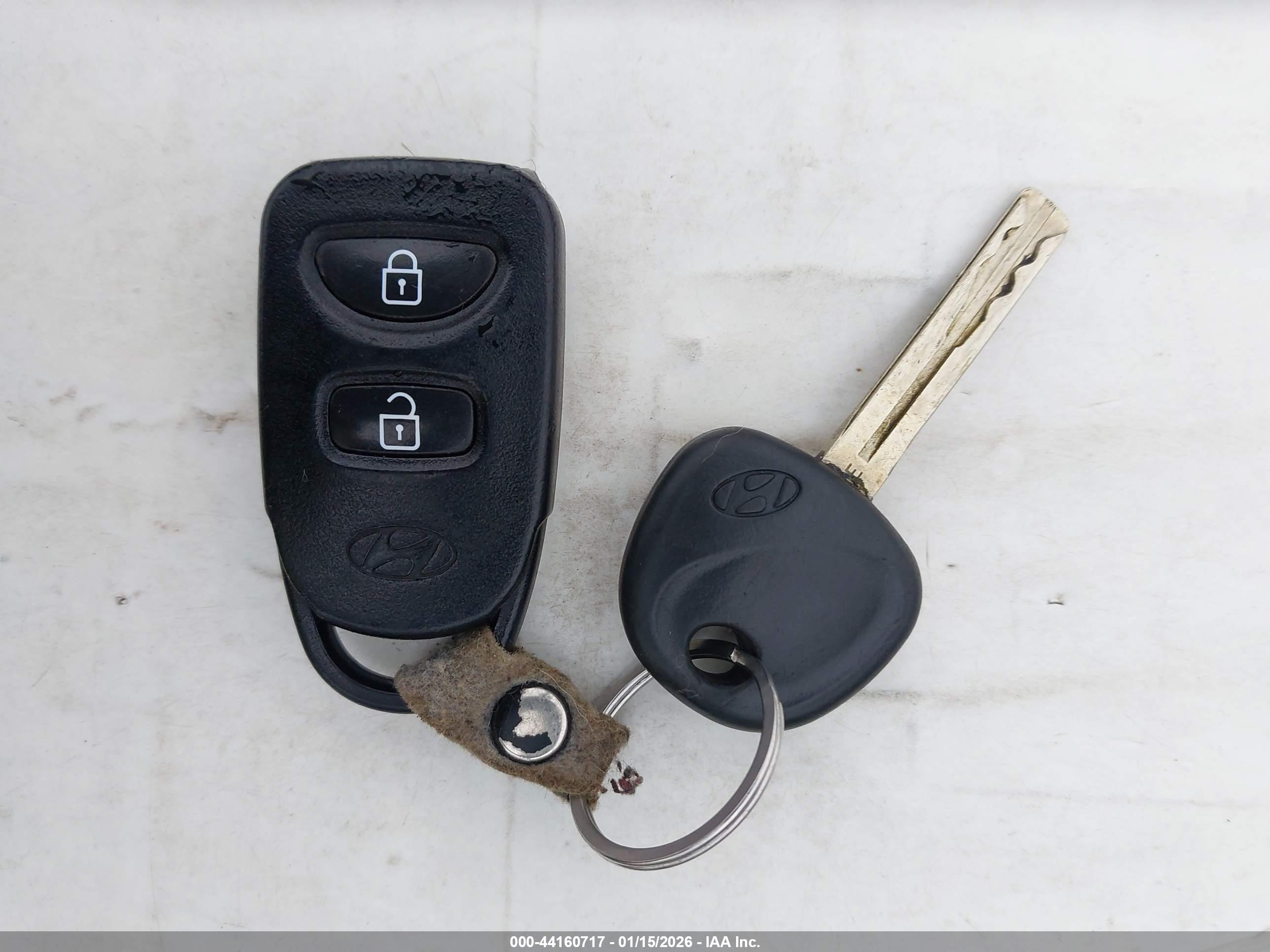 HYUNDAI TUCSON image 11