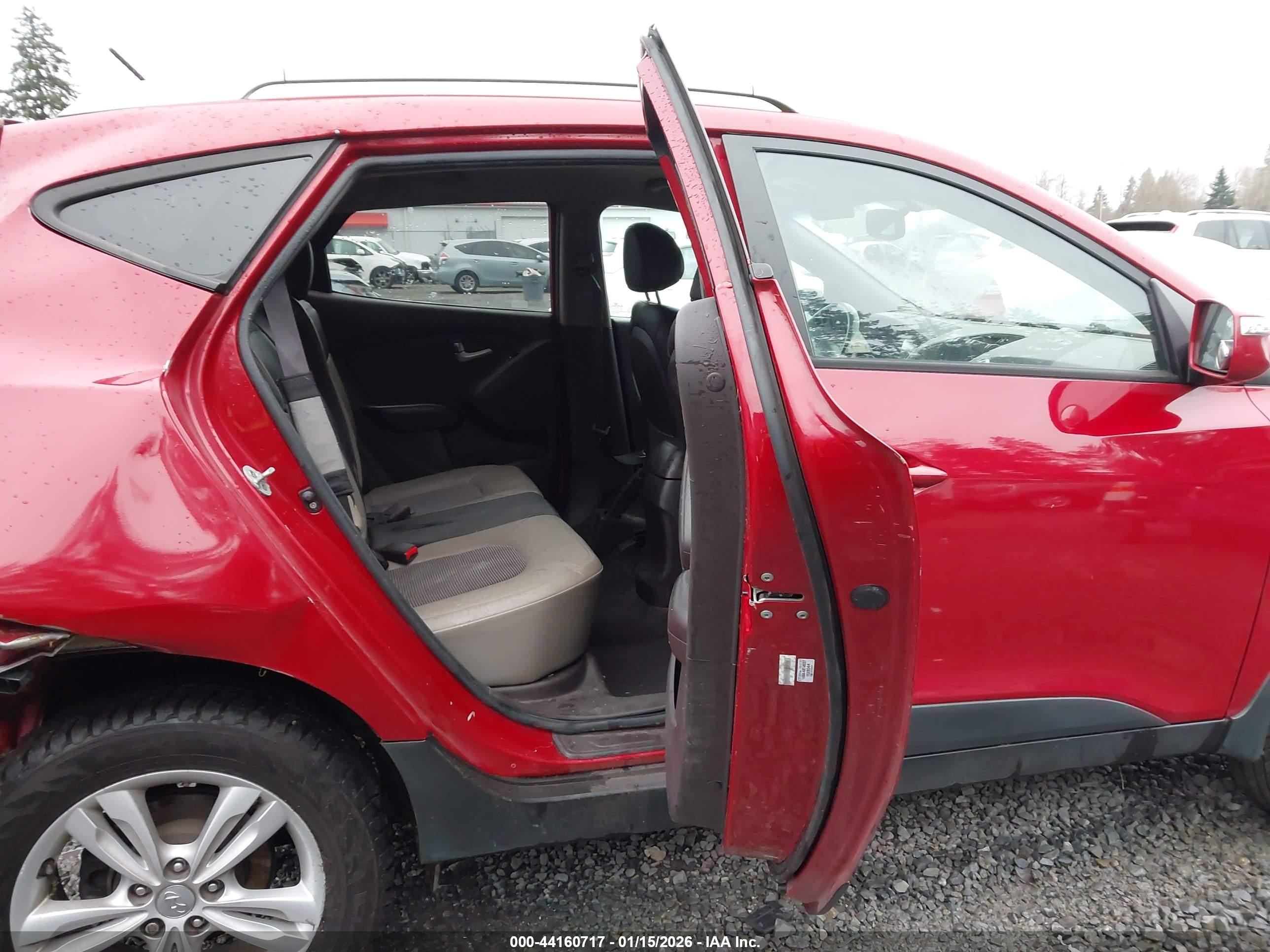 HYUNDAI TUCSON image 8
