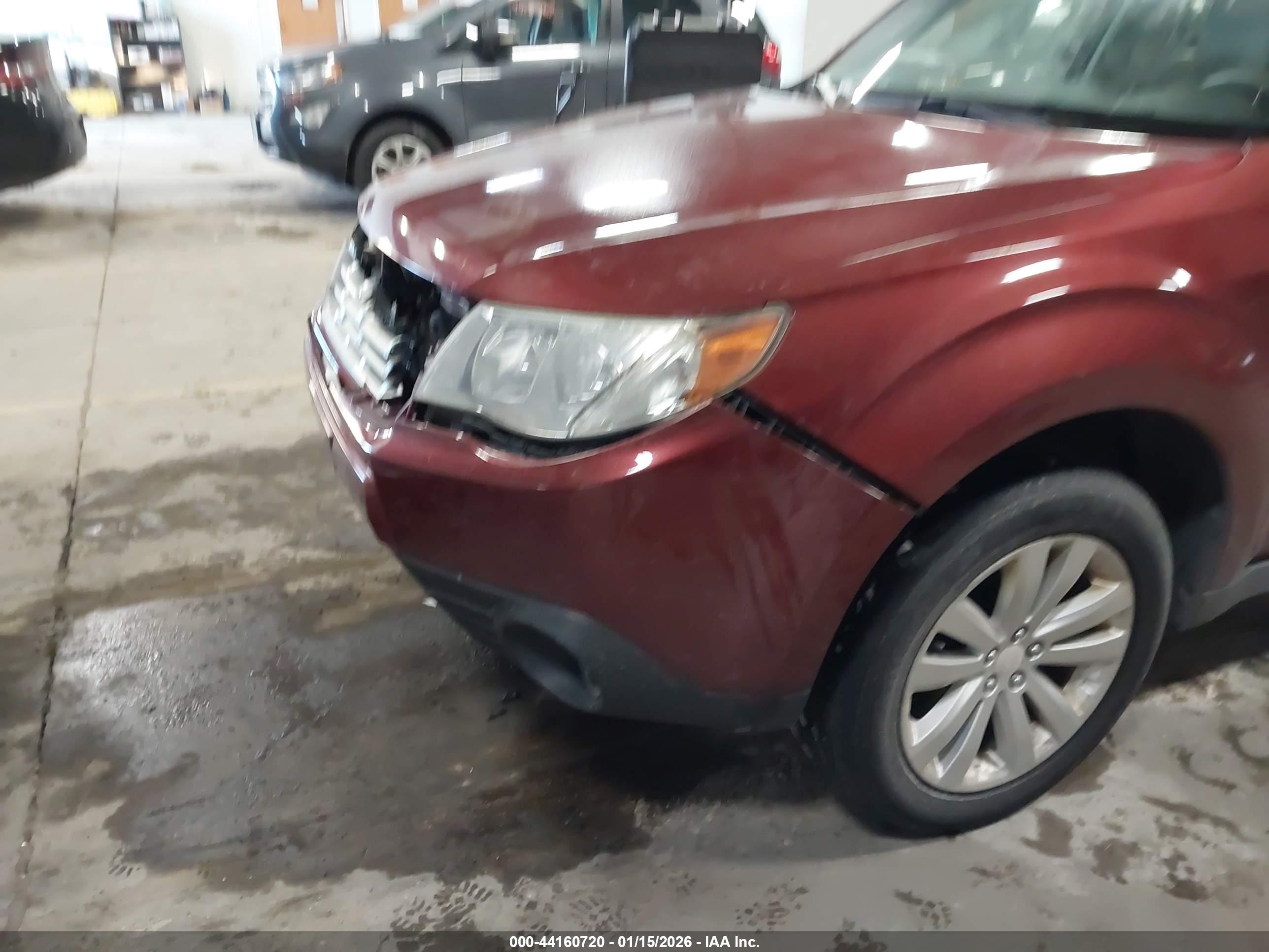SUBARU FORESTER image 6
