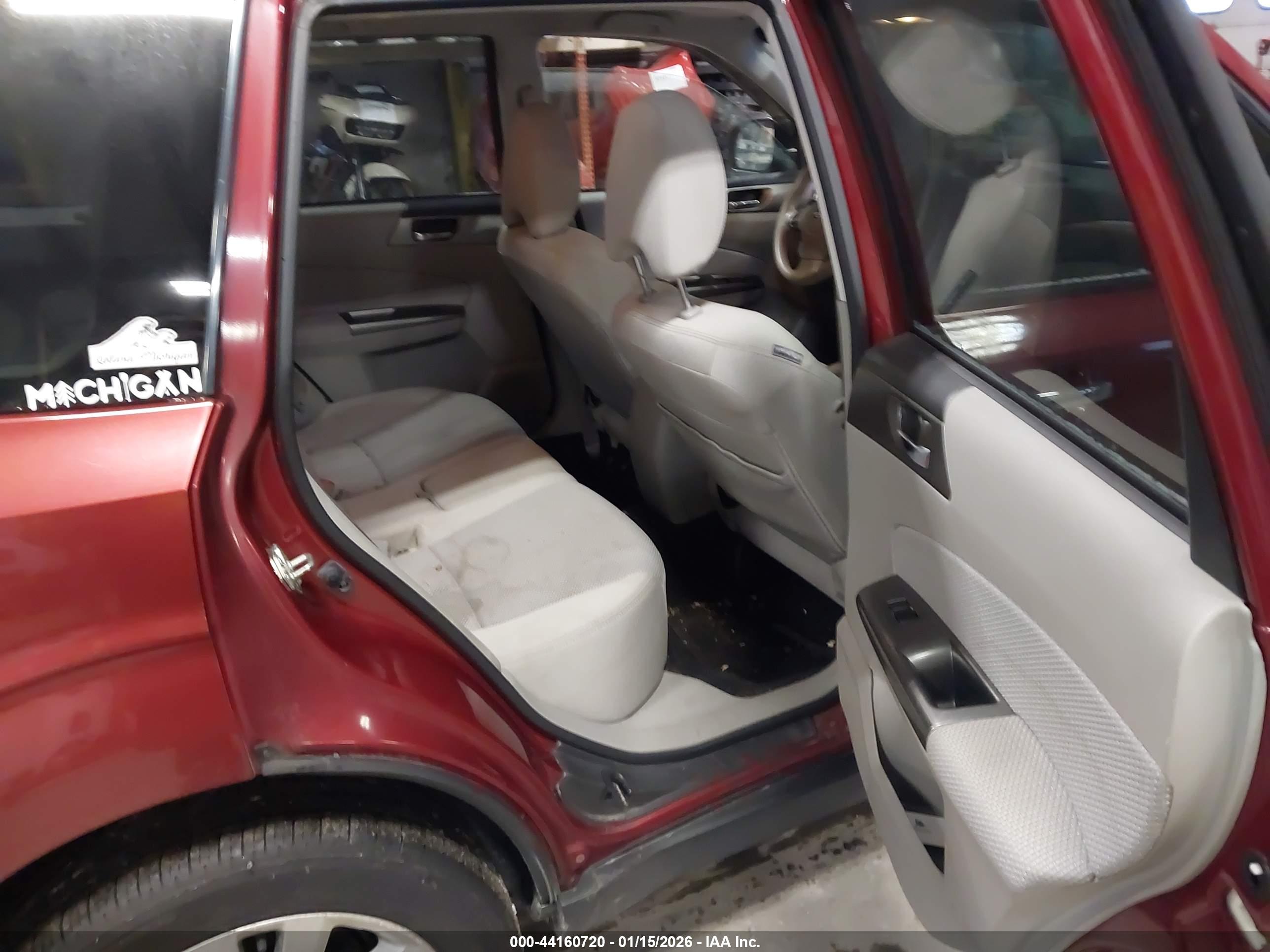 SUBARU FORESTER image 8