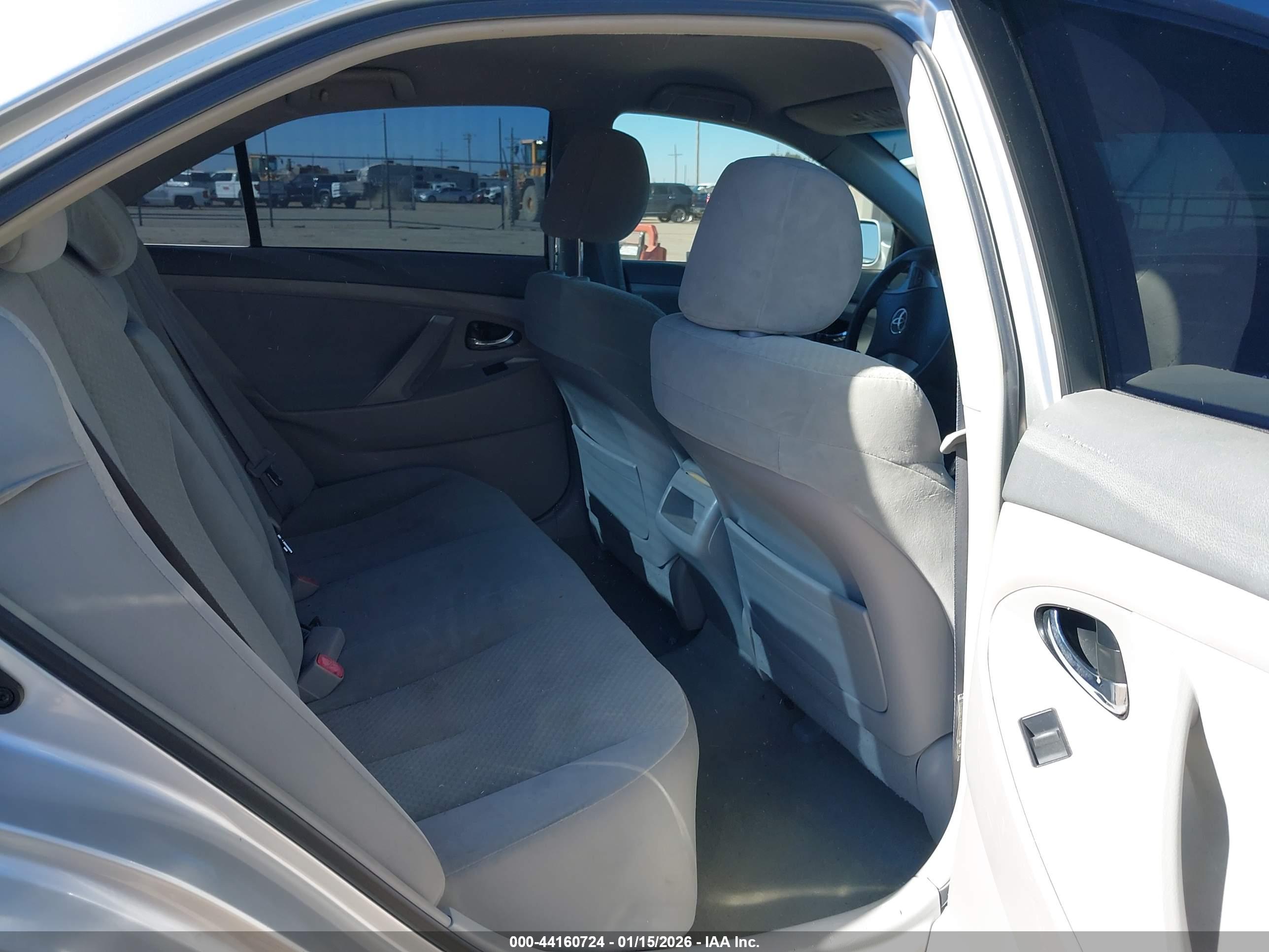 TOYOTA CAMRY image 8