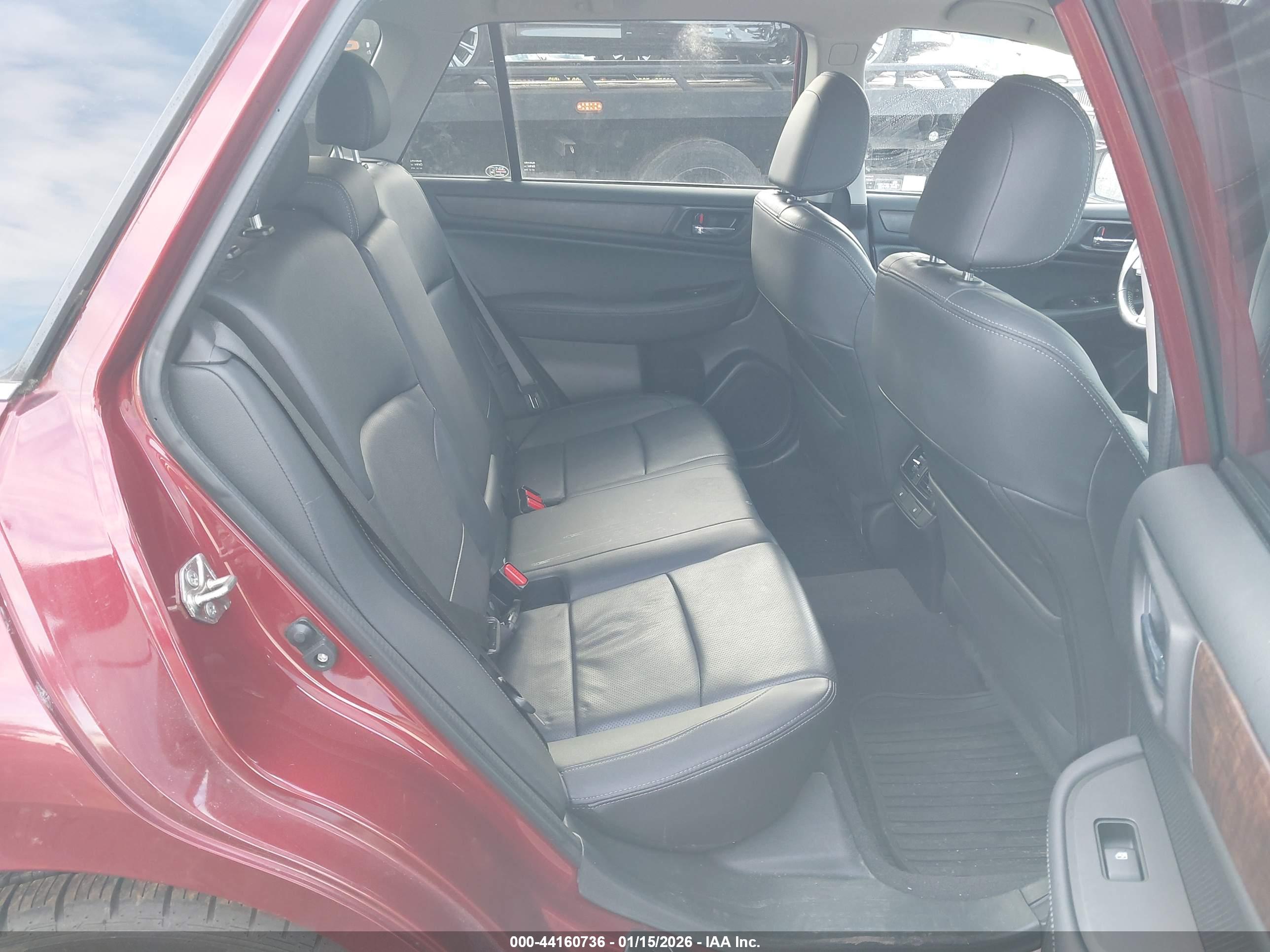 SUBARU OUTBACK image 8