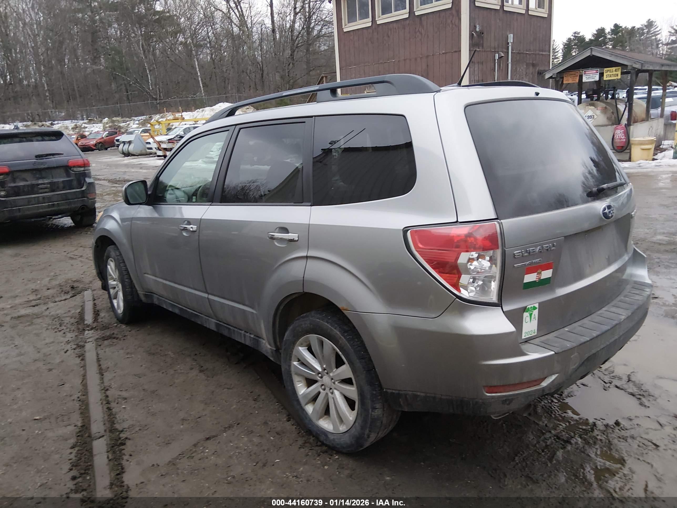 SUBARU FORESTER image 3