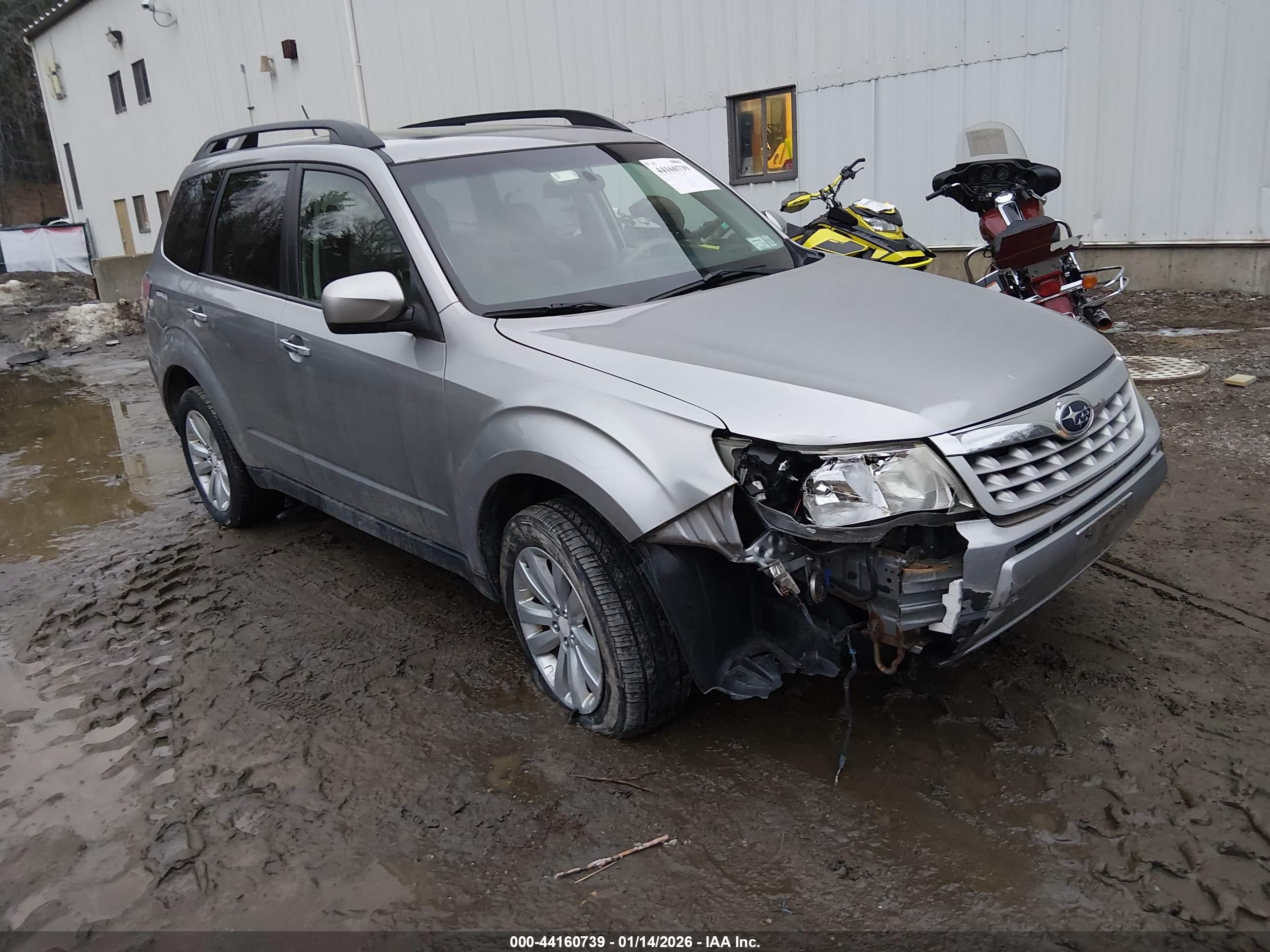 SUBARU FORESTER image 6