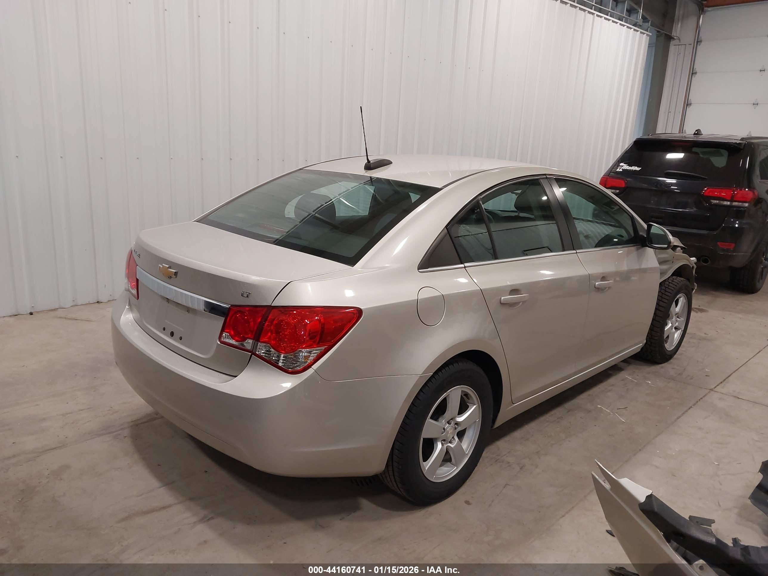 CHEVROLET CRUZE image 4
