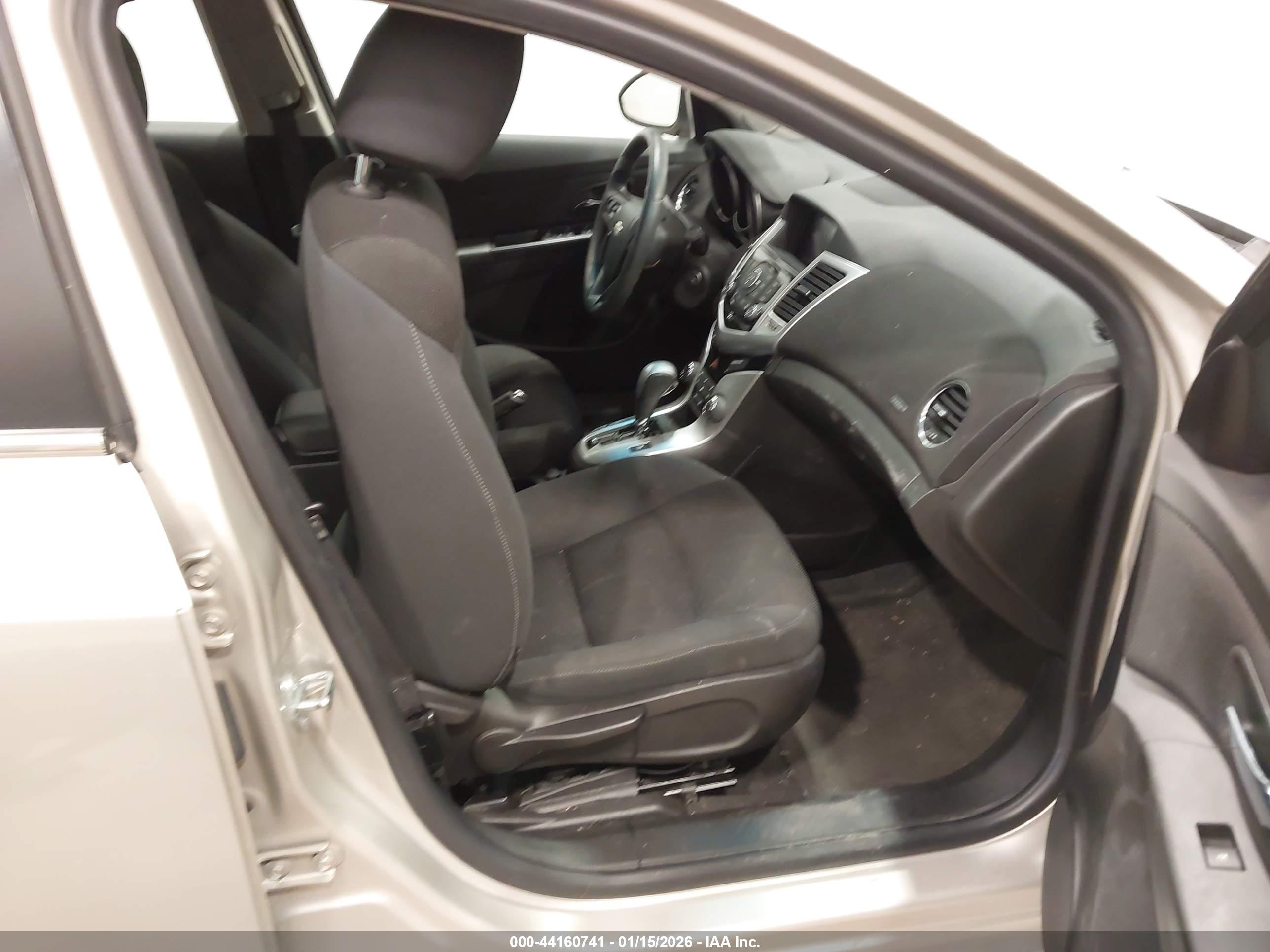 CHEVROLET CRUZE image 5