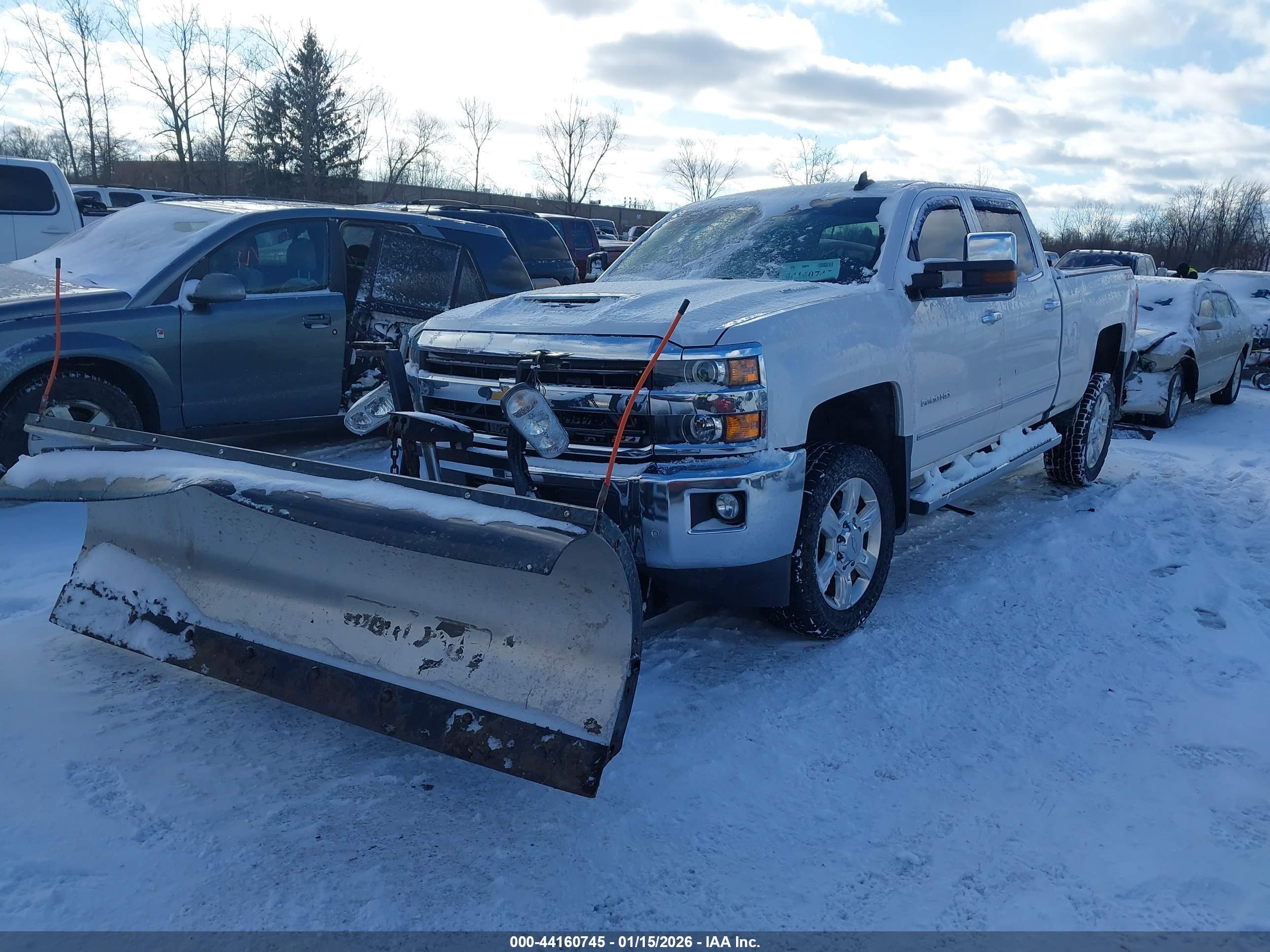CHEVROLET SILVERADO image 2