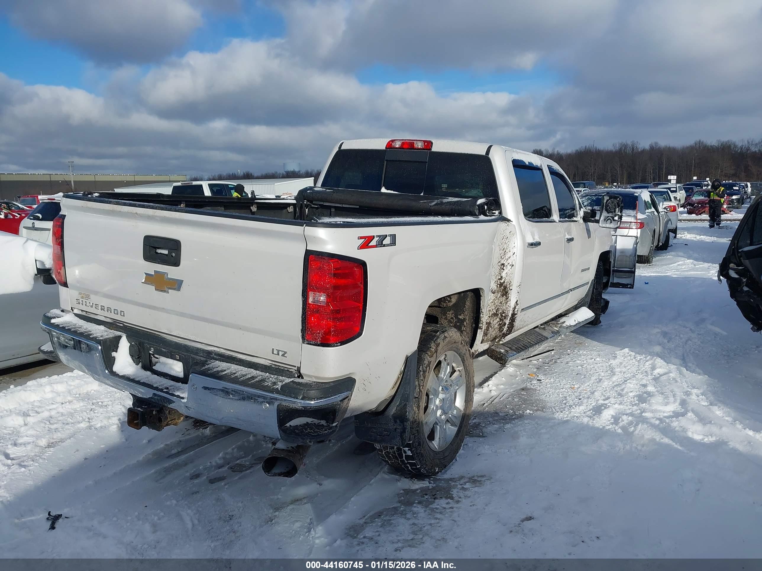 CHEVROLET SILVERADO image 4