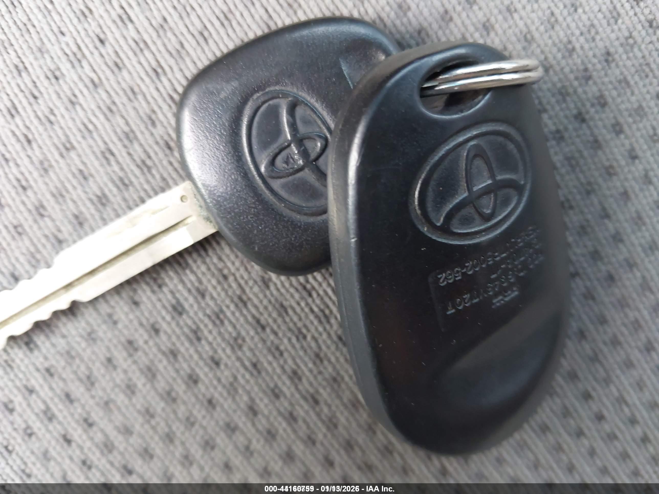 TOYOTA SIENNA image 11