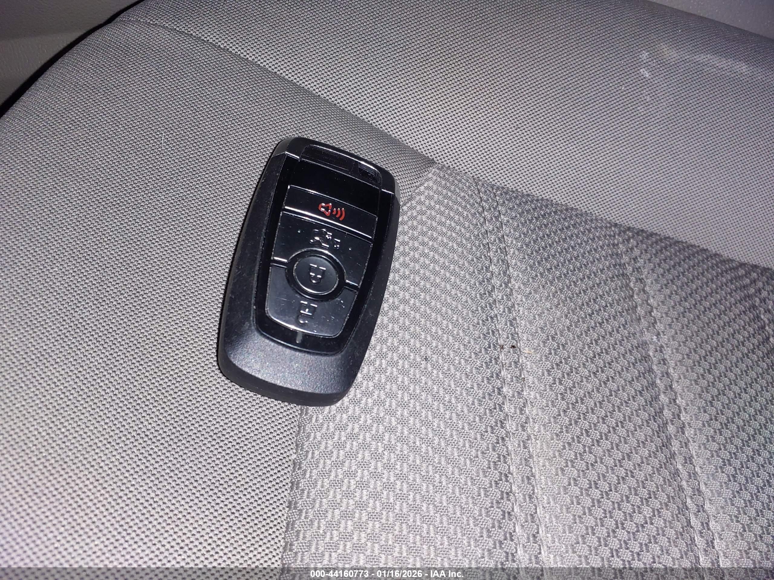 FORD FUSION image 11