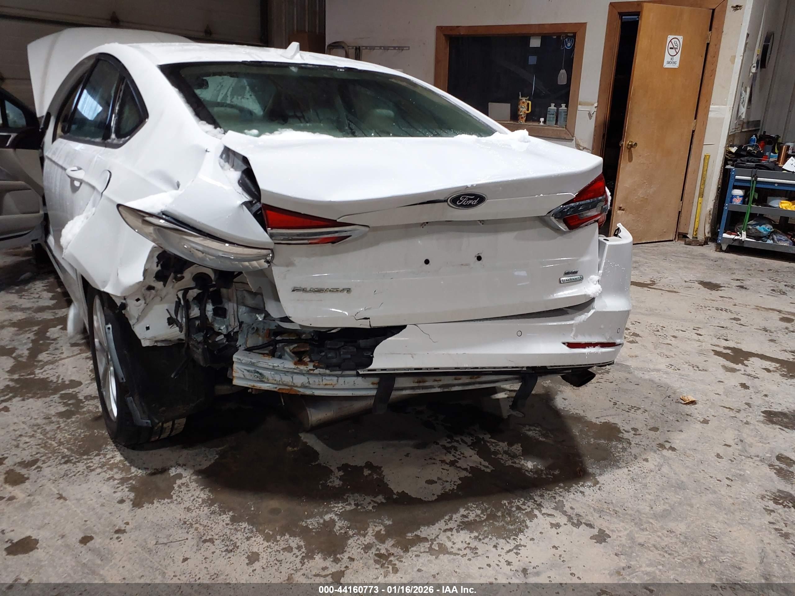 FORD FUSION image 6