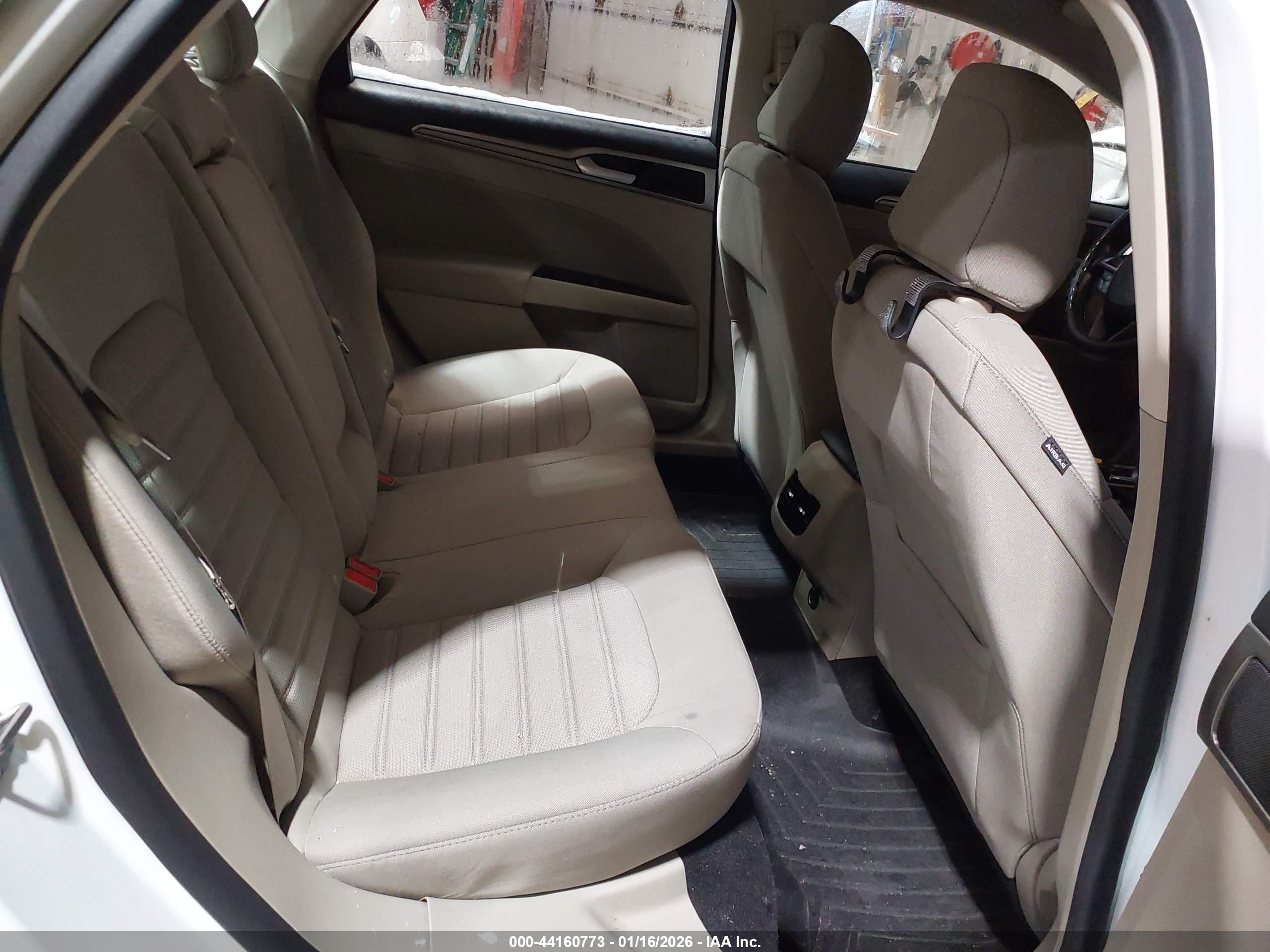 FORD FUSION image 8